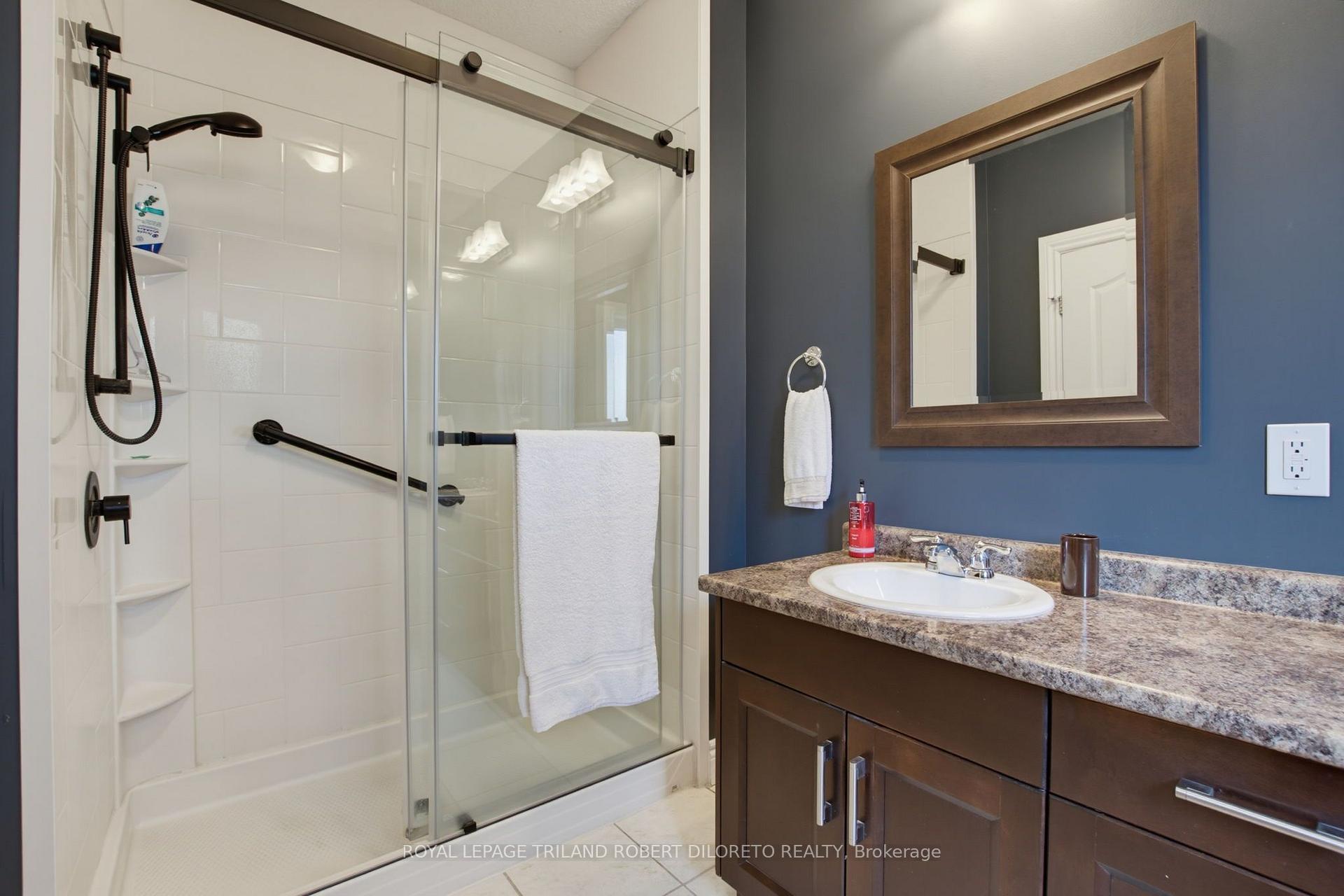 Photo 23 of 3402 Crane Avenue, London, South V — HOMEH
