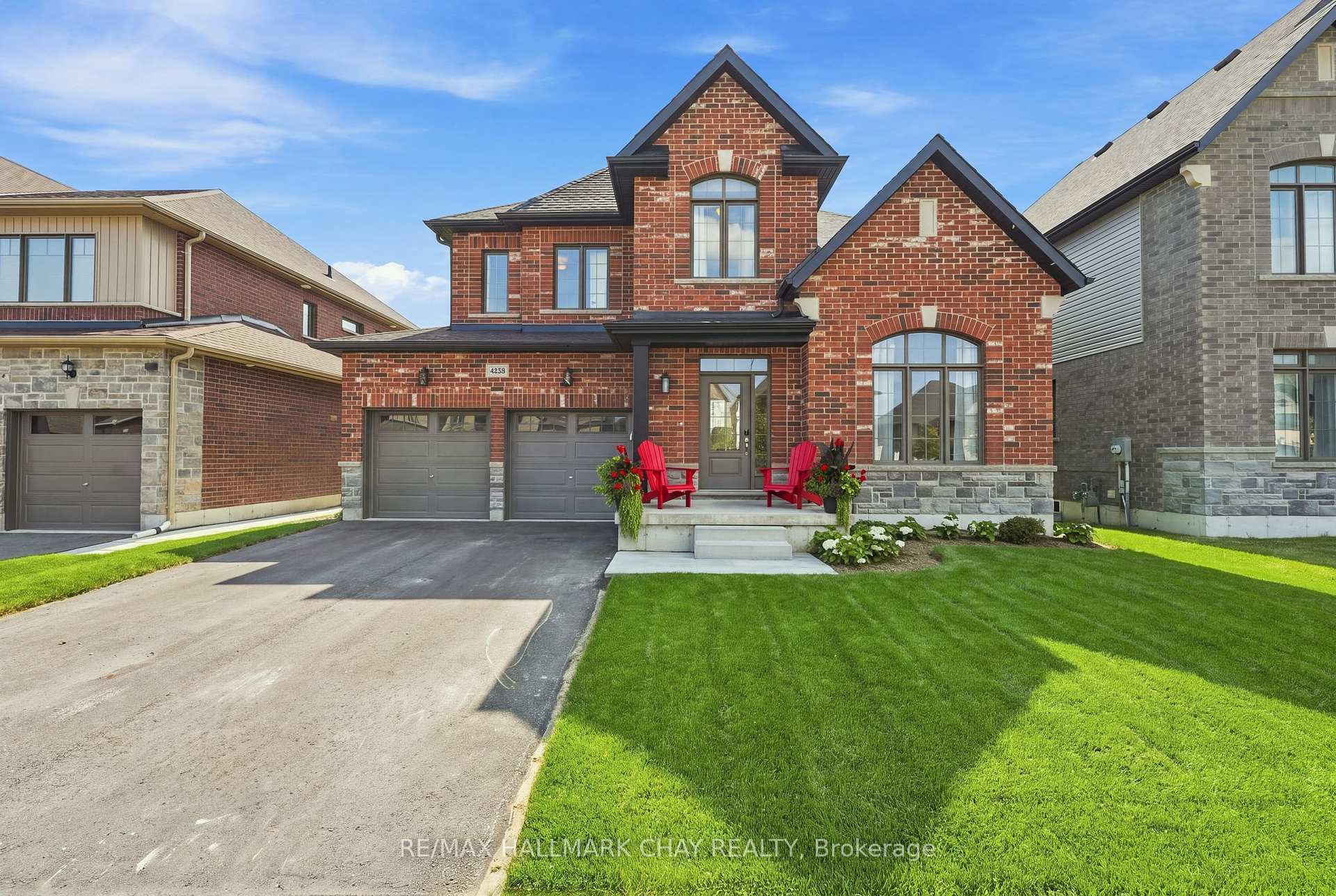Photo 2 of 3118 Orion Boulevard, Orillia — HOMEH