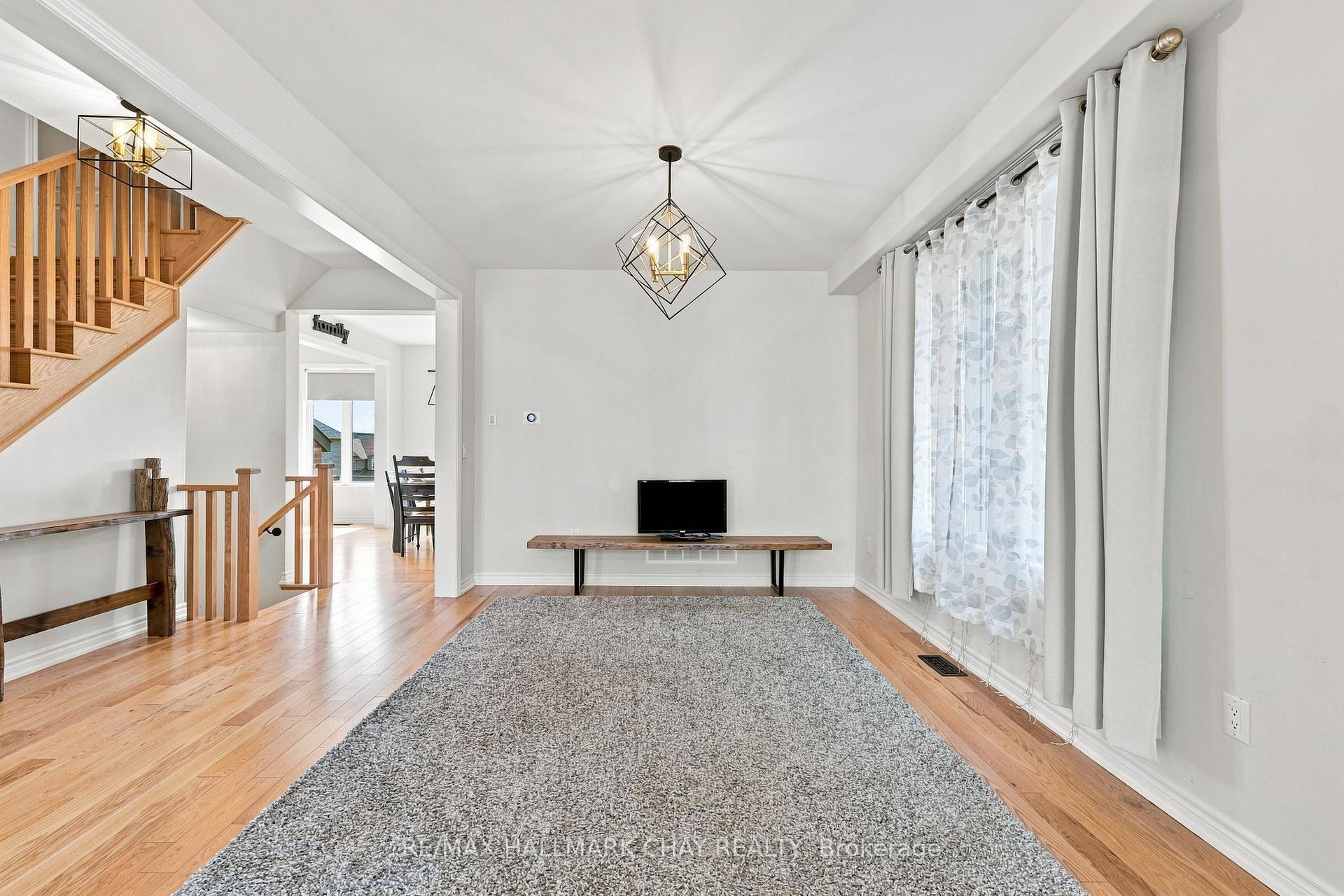 Photo 9 of 3118 Orion Boulevard, Orillia — HOMEH