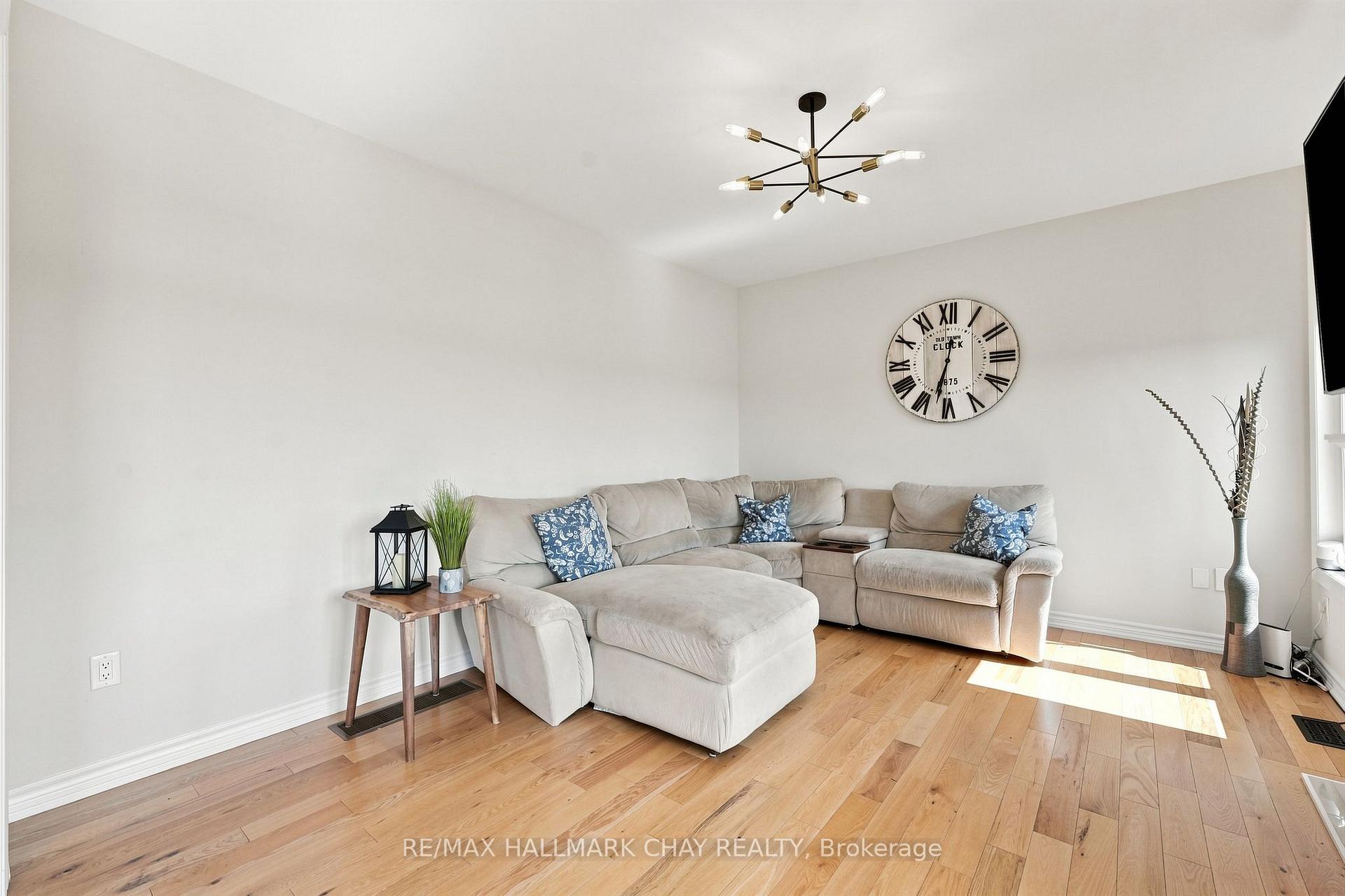 Photo 18 of 3118 Orion Boulevard, Orillia — HOMEH