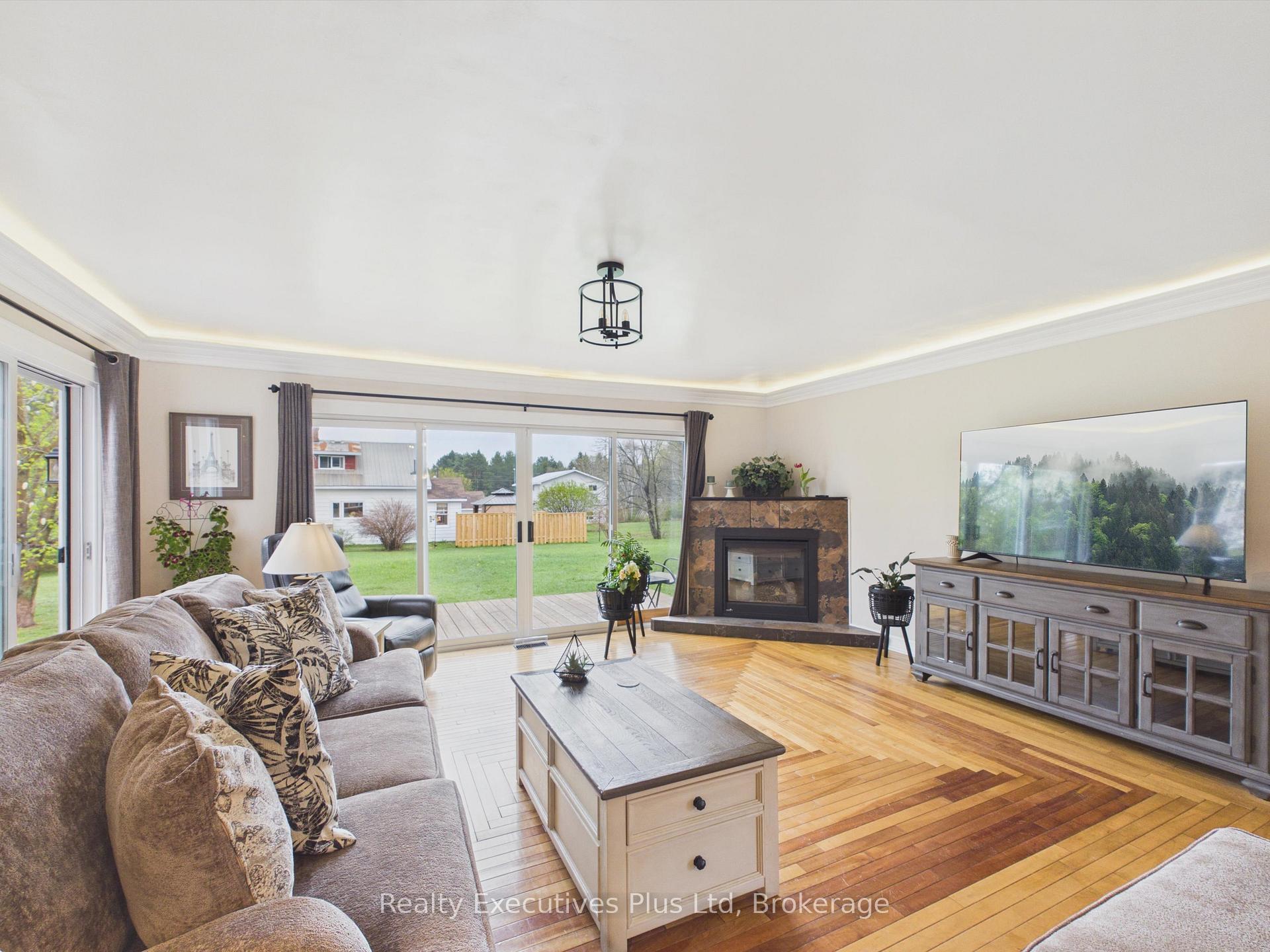 Photo 12 of 16 Albert Street, Sundridge — HOMEH