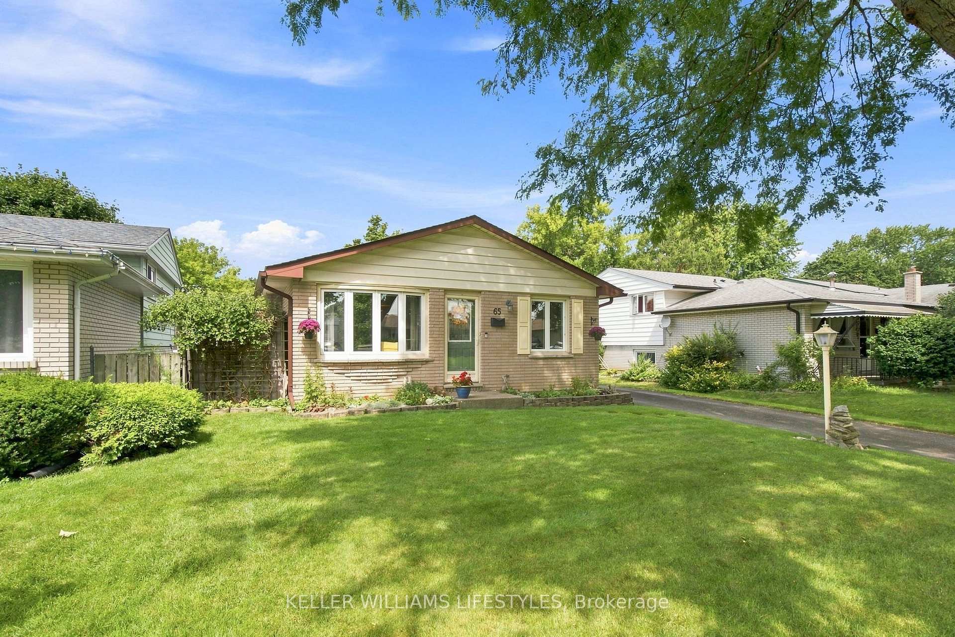 Photo 3 of 65 Villeneuve Crescent, London, East I — HOMEH