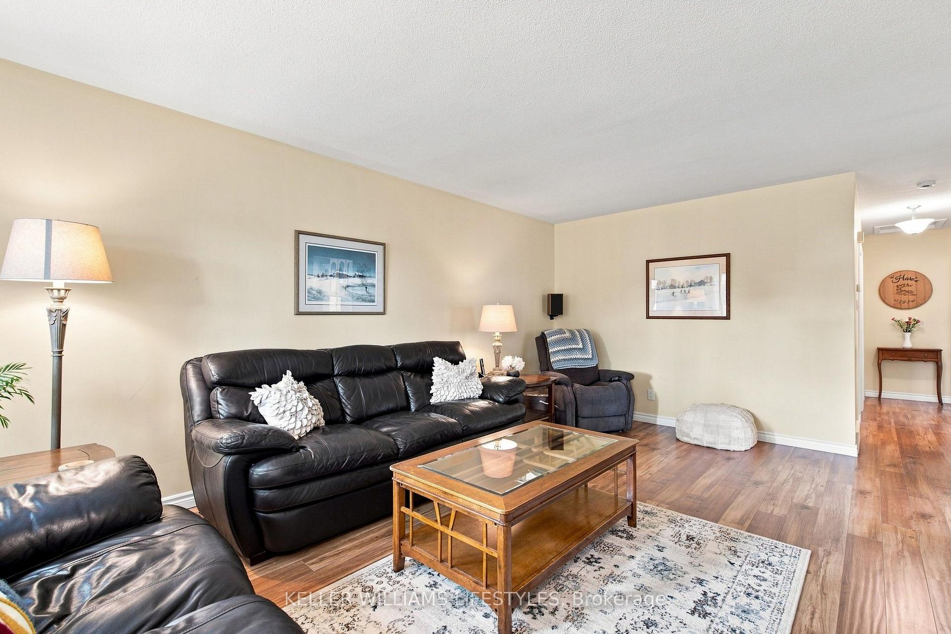 Photo 4 of 65 Villeneuve Crescent, London, East I — HOMEH
