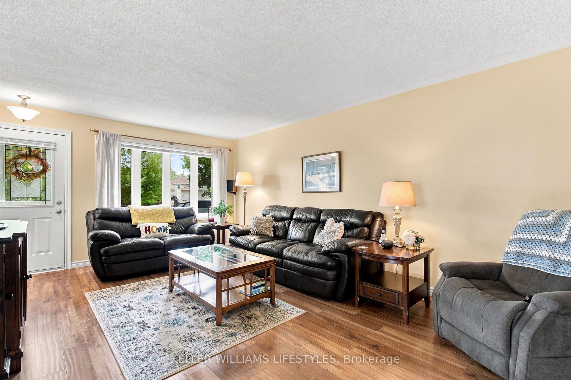Photo 5 of 65 Villeneuve Crescent, London, East I — HOMEH