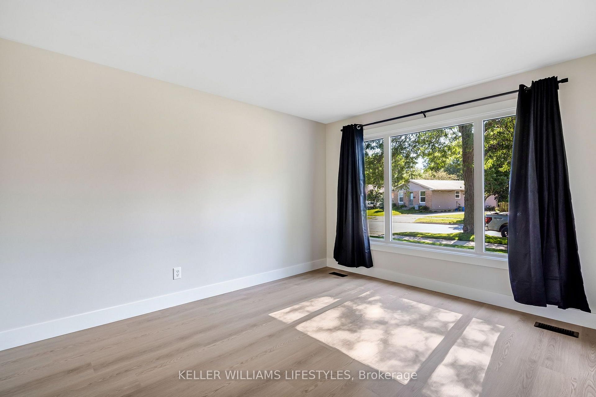 Photo 8 of 1704 Culver Drive, London, East H — HOMEH
