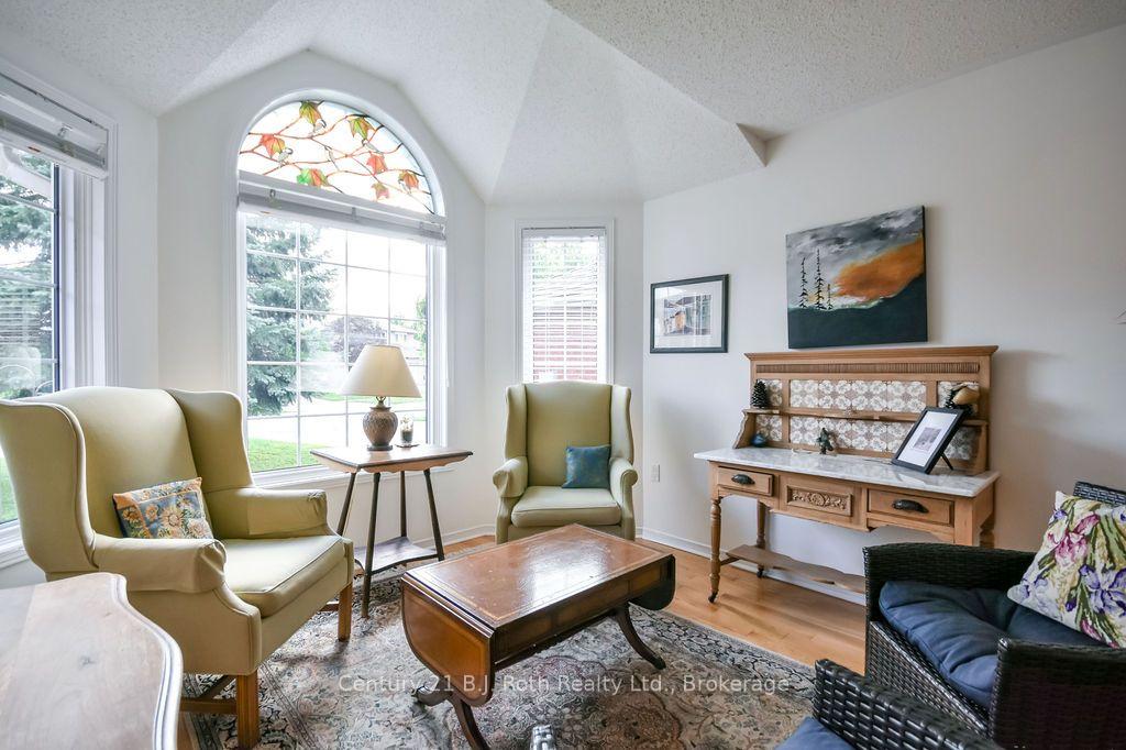 Photo 5 of 51 Johnson Street, Orillia — HOMEH