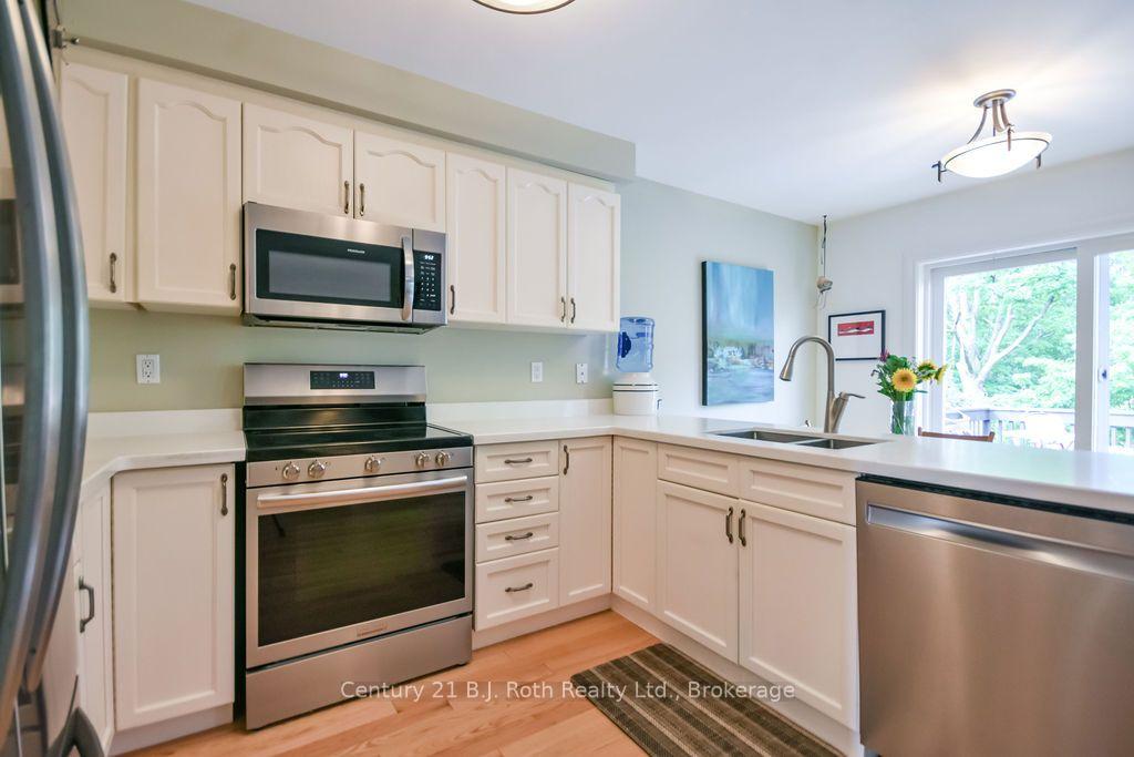 Photo 12 of 51 Johnson Street, Orillia — HOMEH