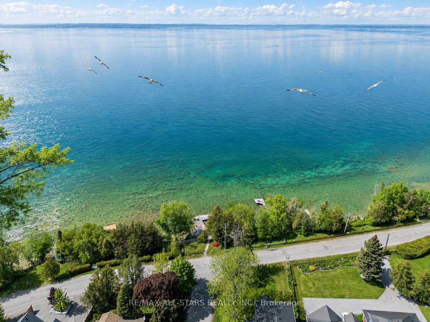 Photo 7 of 68 Farley Circle, Georgina, Historic Lakeshore Communities — HOMEH