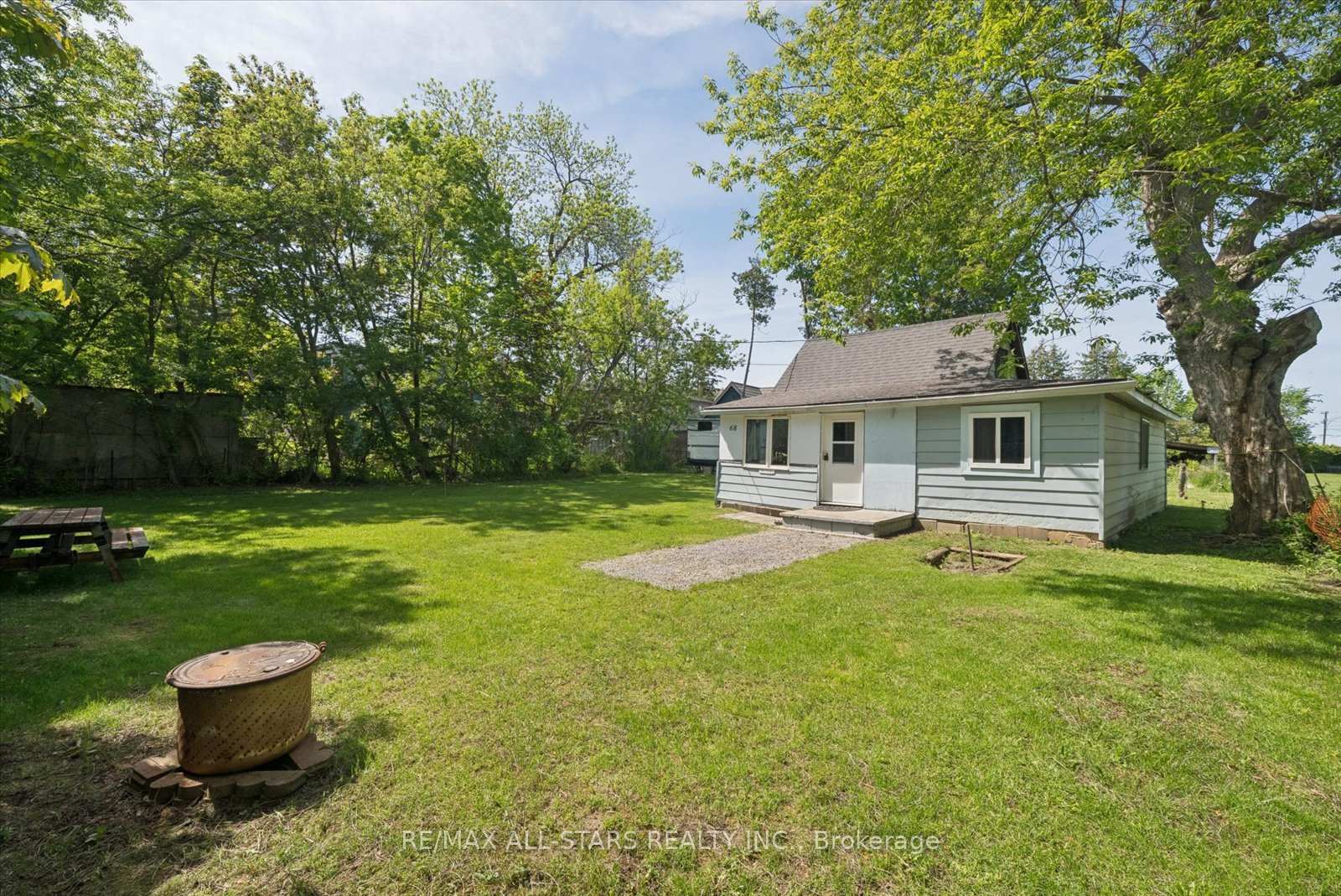 Photo 12 of 68 Farley Circle, Georgina, Historic Lakeshore Communities — HOMEH