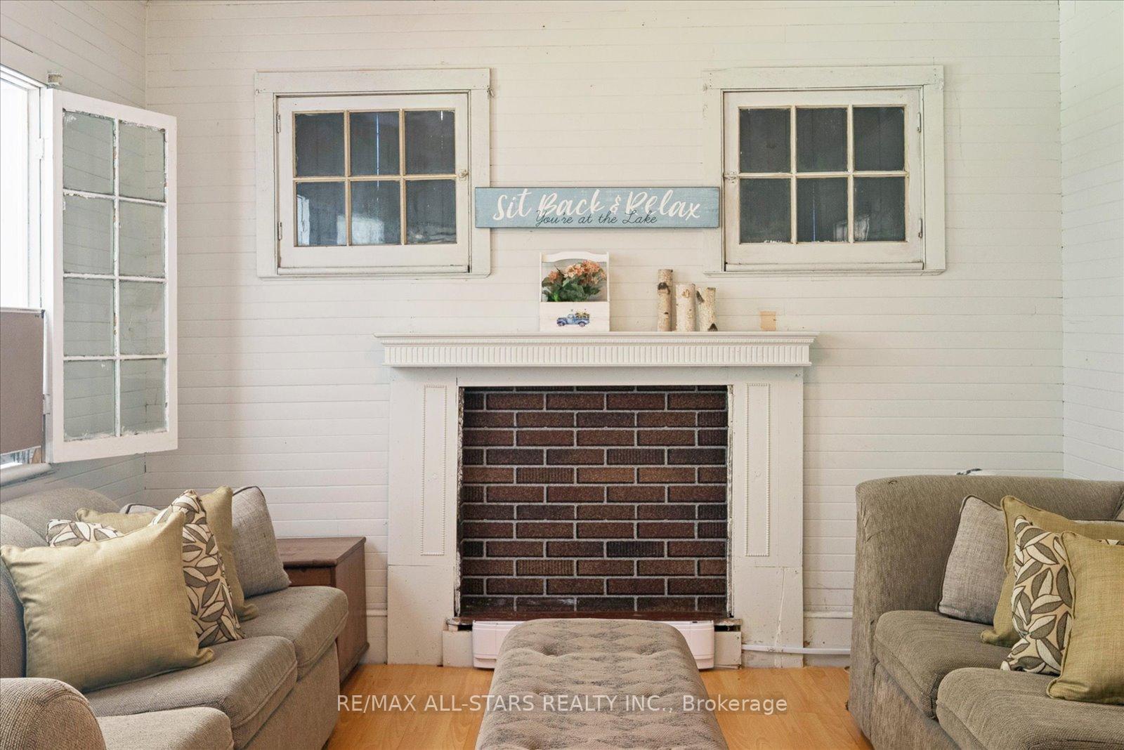 Photo 15 of 68 Farley Circle, Georgina, Historic Lakeshore Communities — HOMEH