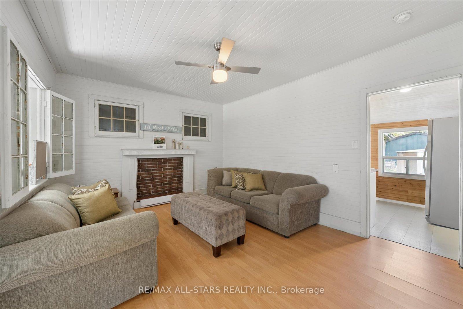 Photo 16 of 68 Farley Circle, Georgina, Historic Lakeshore Communities — HOMEH