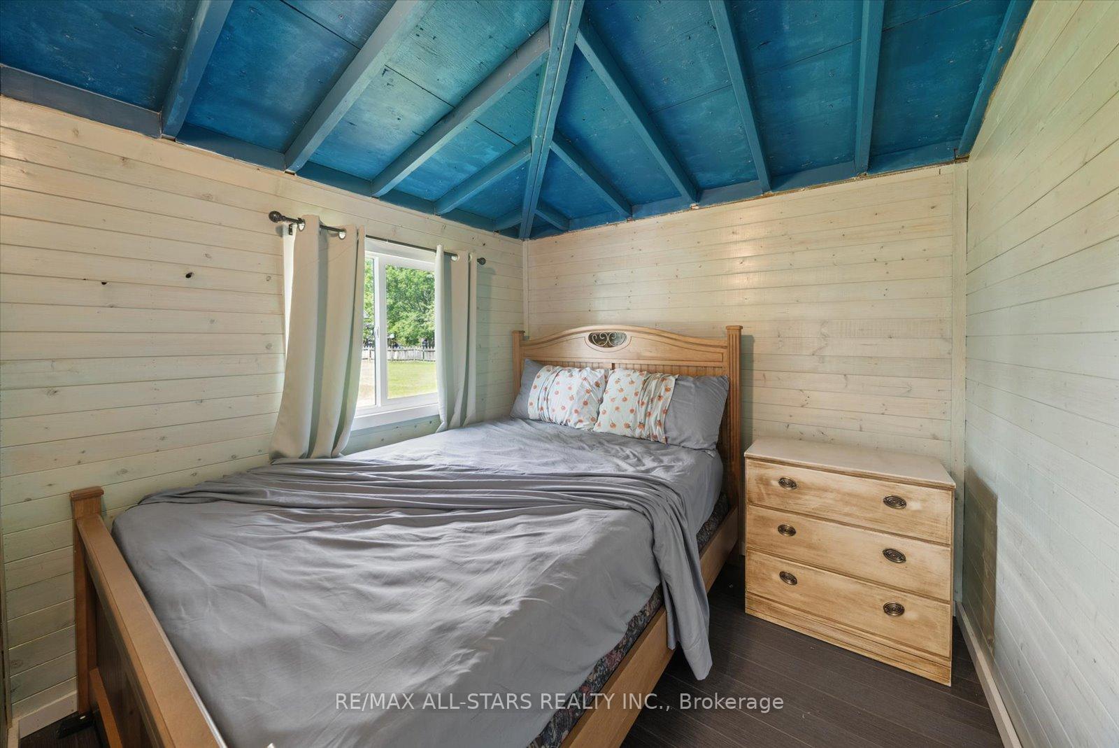 Photo 22 of 68 Farley Circle, Georgina, Historic Lakeshore Communities — HOMEH