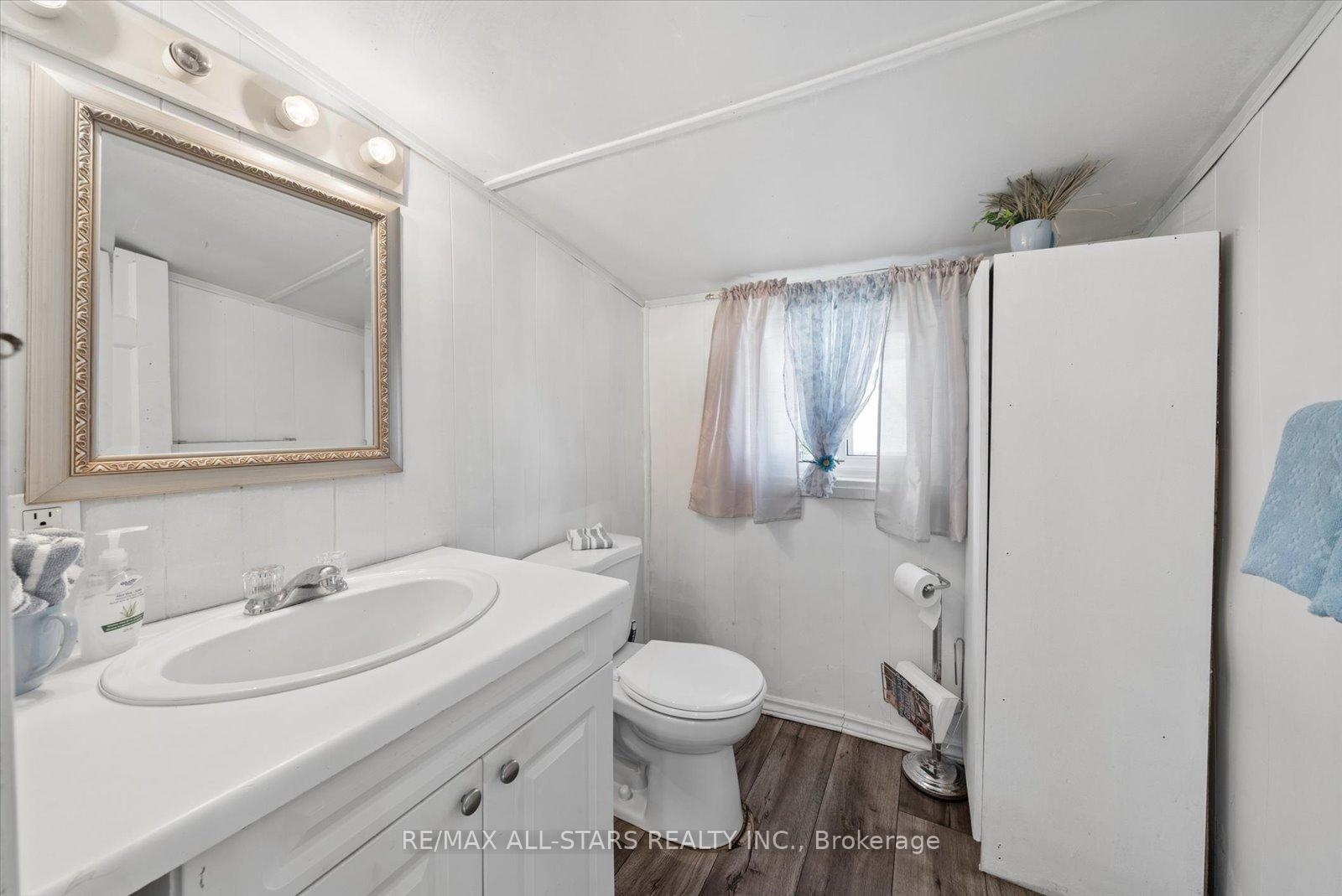 Photo 28 of 68 Farley Circle, Georgina, Historic Lakeshore Communities — HOMEH