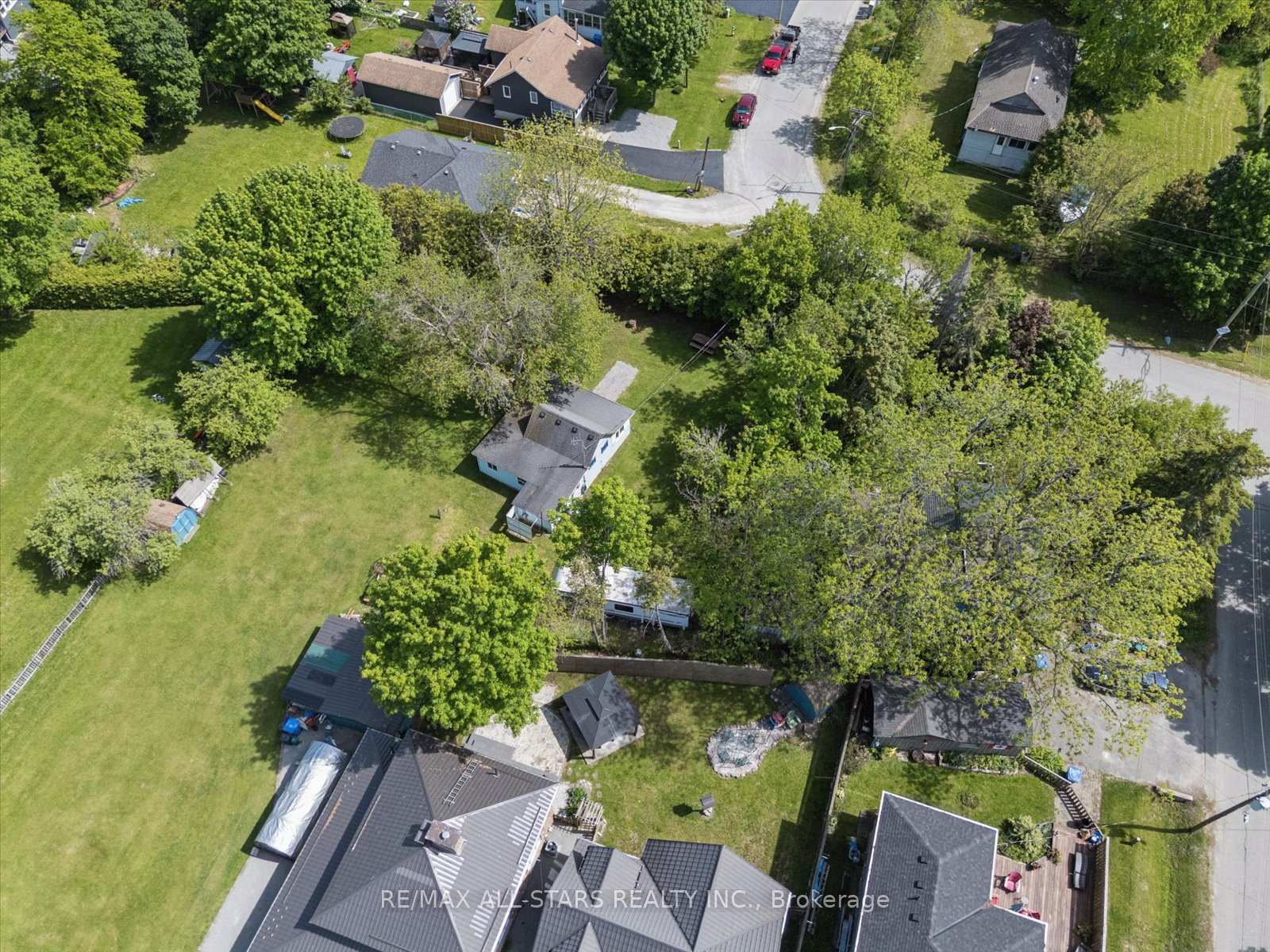 Photo 34 of 68 Farley Circle, Georgina, Historic Lakeshore Communities — HOMEH