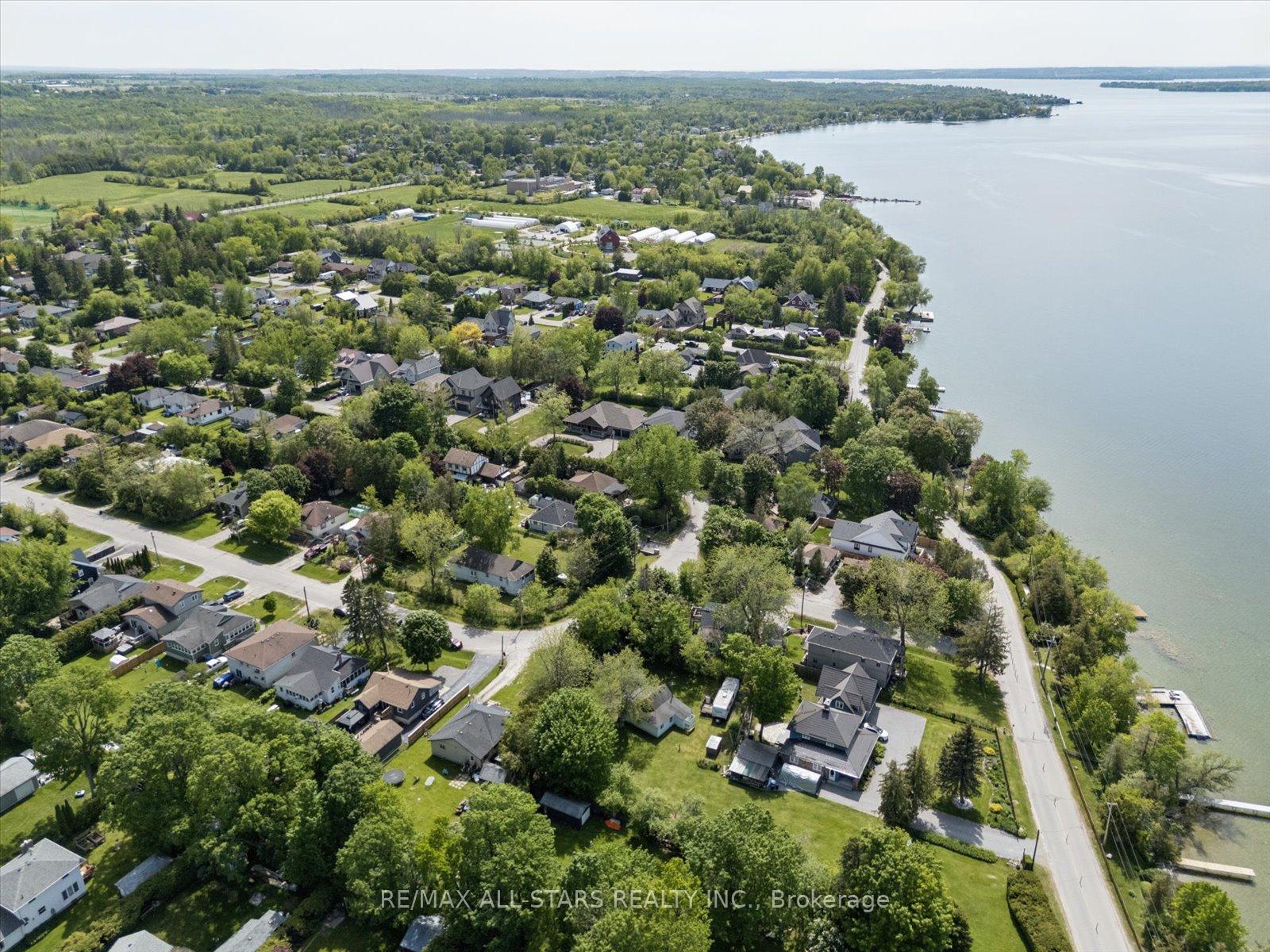 Photo 41 of 68 Farley Circle, Georgina, Historic Lakeshore Communities — HOMEH