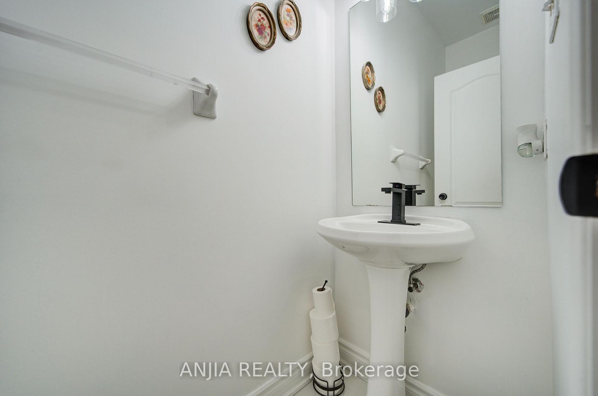 Photo 12 of 203 Fred Mclaren Boulevard, Markham, Wismer — HOMEH