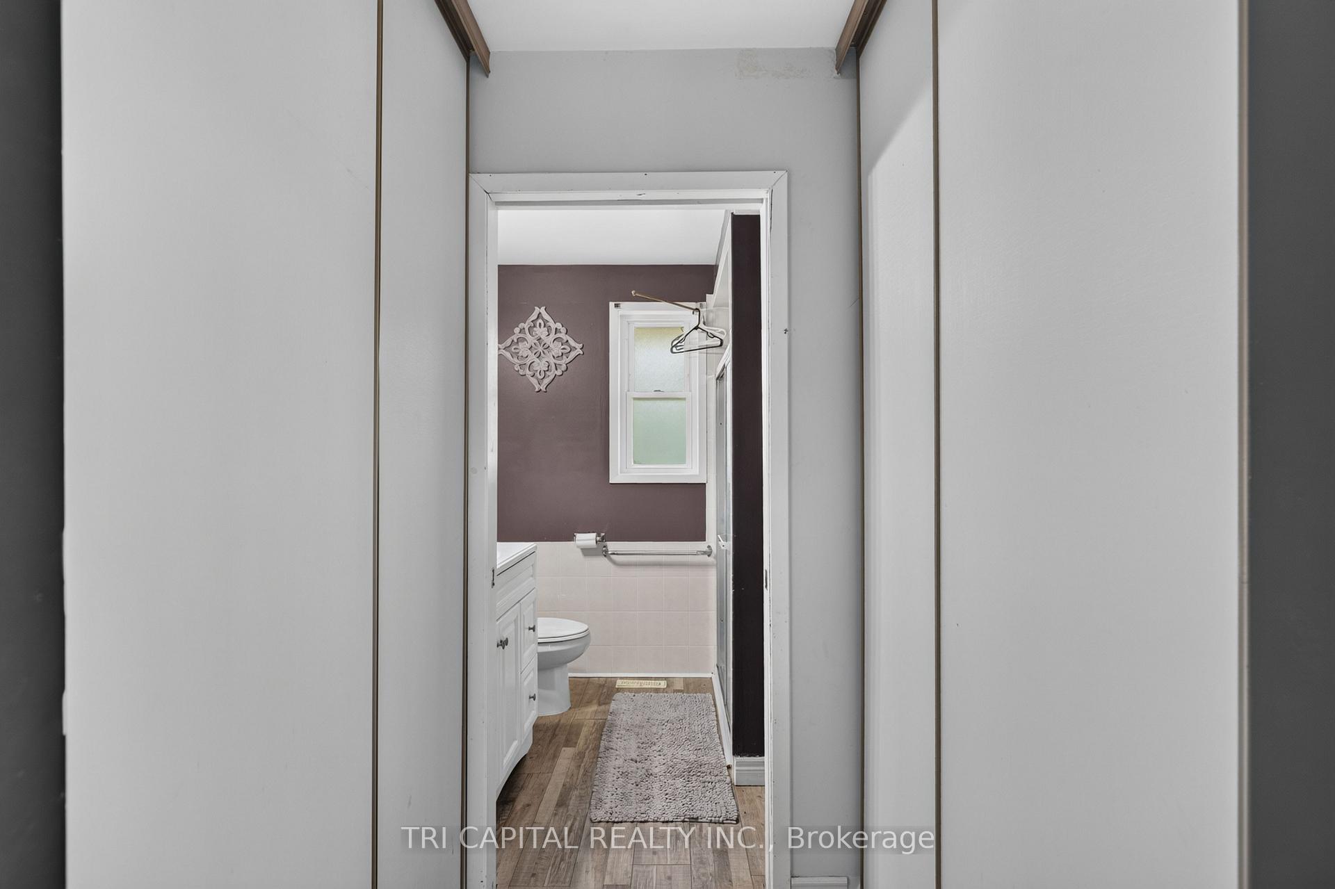 Photo 20 of 4 Harding Crescent, London, South Y — HOMEH