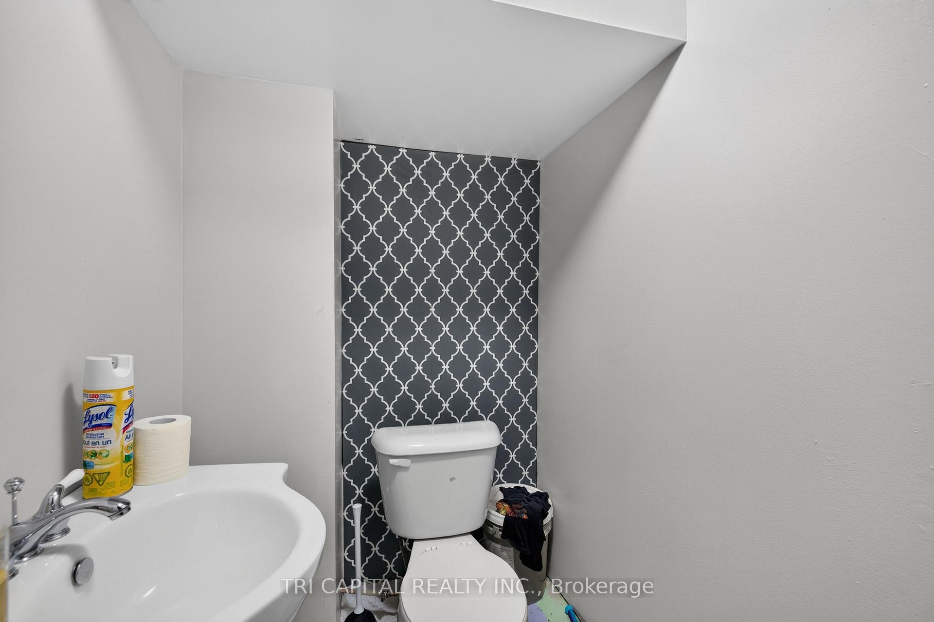 Photo 29 of 4 Harding Crescent, London, South Y — HOMEH