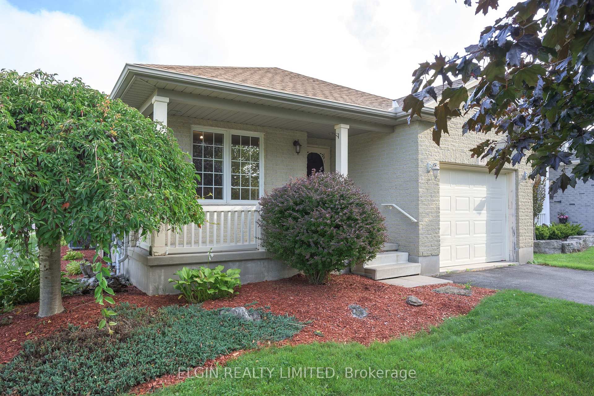 Photo 4 of 40 Schreyer Drive, St. Thomas — HOMEH