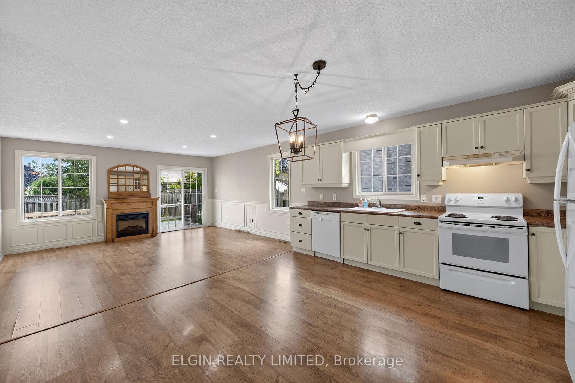 Photo 12 of 40 Schreyer Drive, St. Thomas — HOMEH