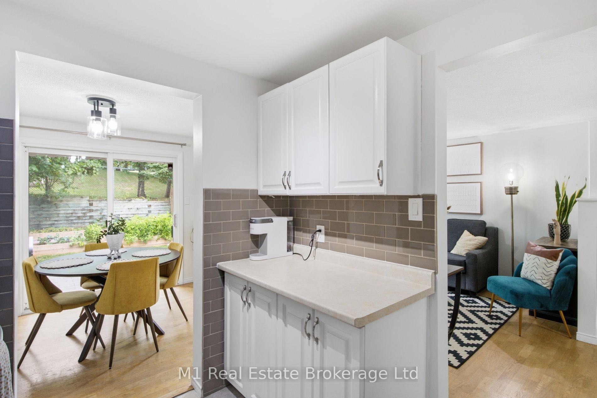 Photo 11 of 5 Grandridge Crescent, Guelph, Willow West/Sugarbush/West Acres — HOMEH