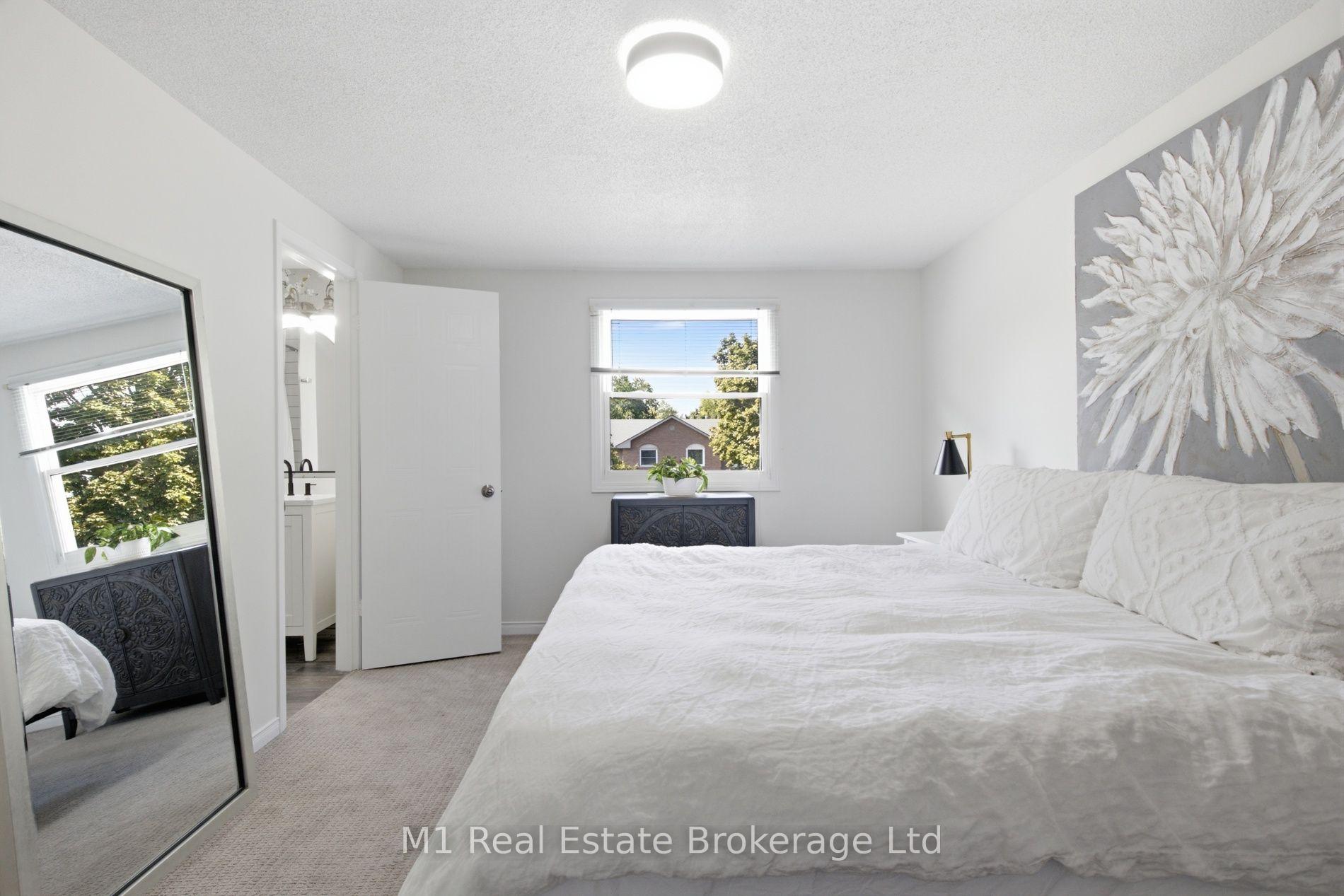 Photo 16 of 5 Grandridge Crescent, Guelph, Willow West/Sugarbush/West Acres — HOMEH