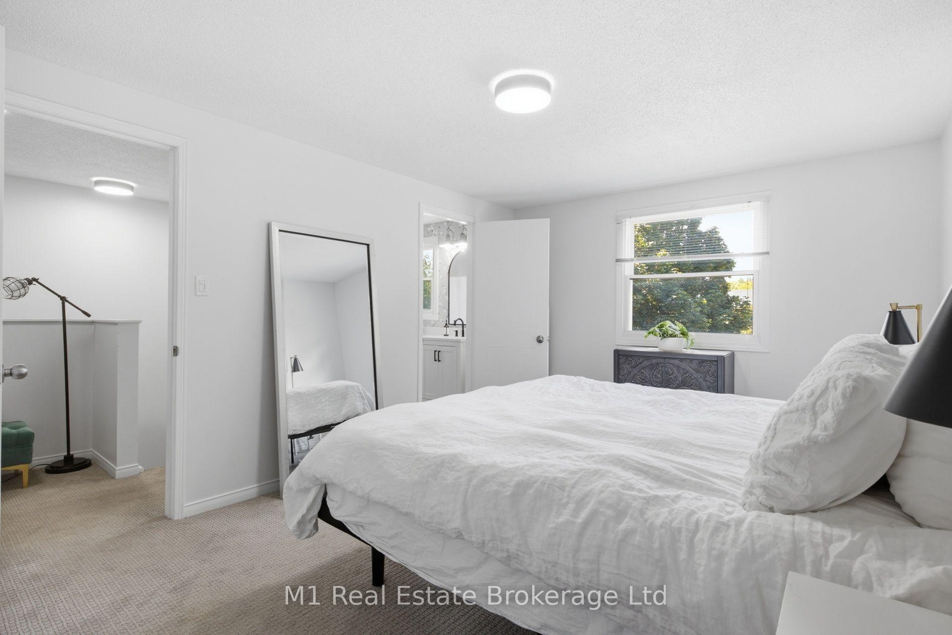 Photo 17 of 5 Grandridge Crescent, Guelph, Willow West/Sugarbush/West Acres — HOMEH