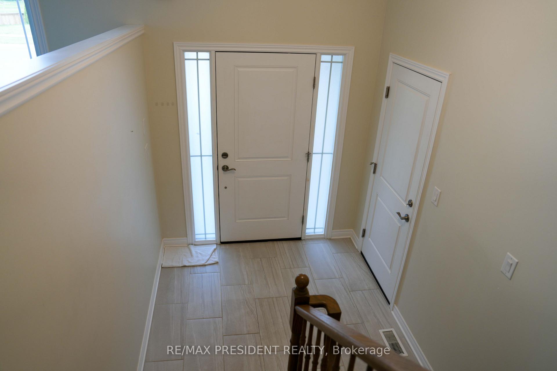 Photo 4 of 7 Berkshire Drive, St. Catharines, Carlton/Bunting — HOMEH