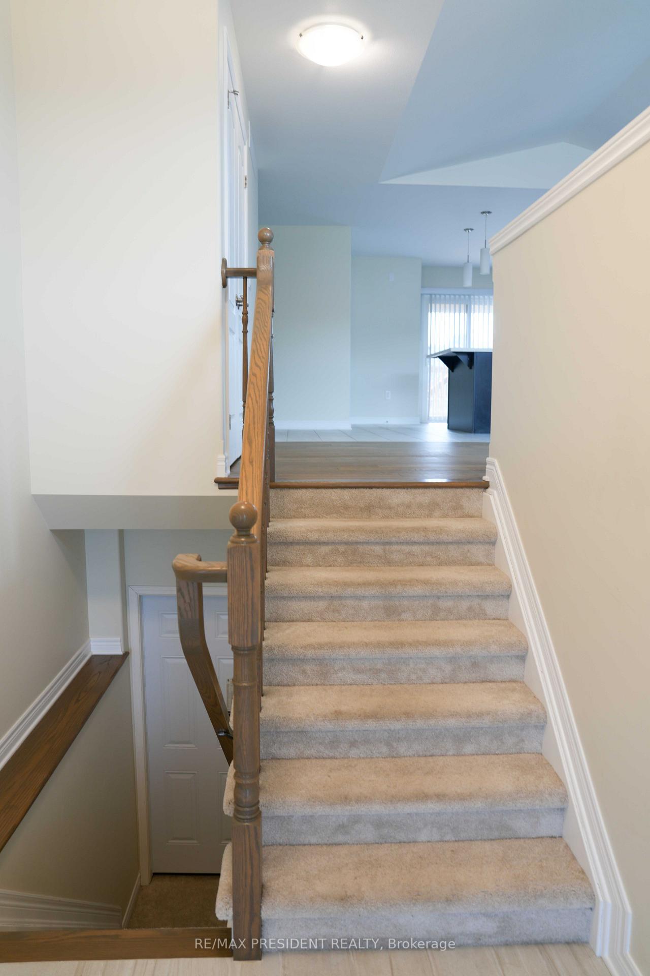 Photo 5 of 7 Berkshire Drive, St. Catharines, Carlton/Bunting — HOMEH