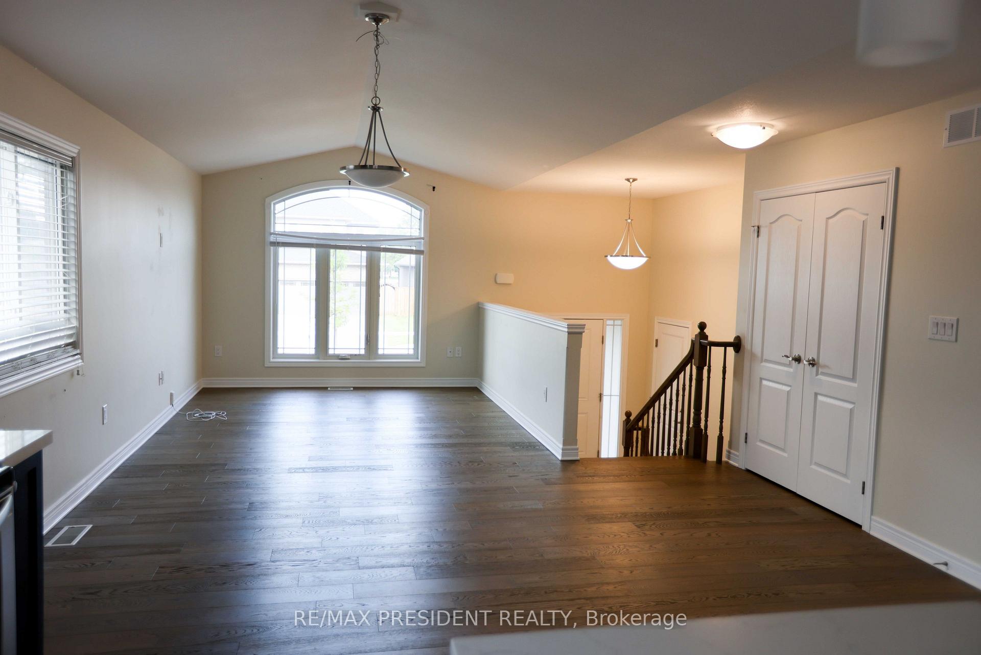 Photo 6 of 7 Berkshire Drive, St. Catharines, Carlton/Bunting — HOMEH