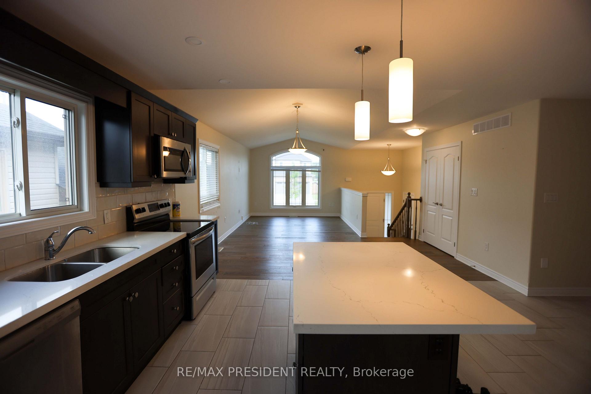 Photo 12 of 7 Berkshire Drive, St. Catharines, Carlton/Bunting — HOMEH