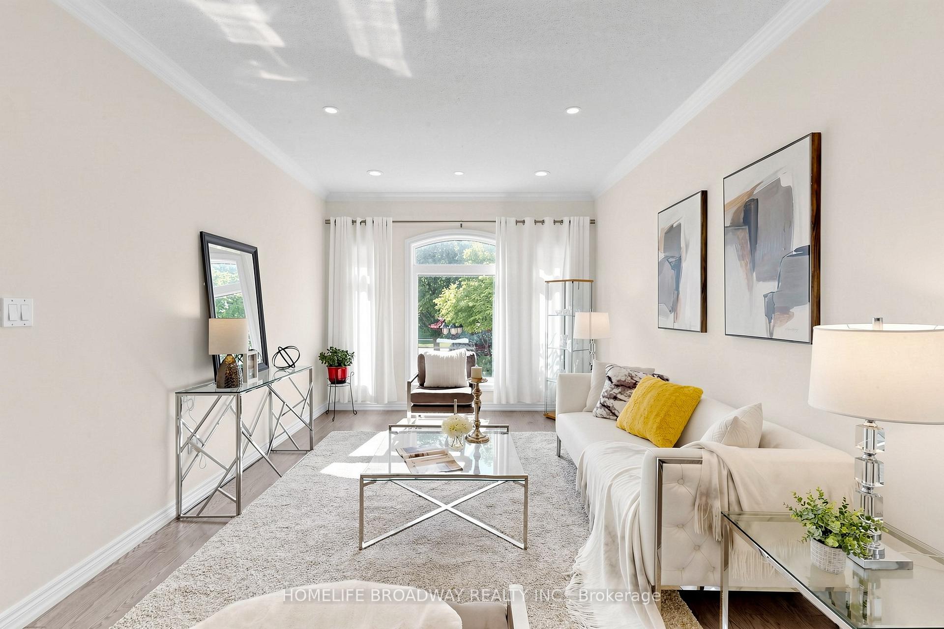 Photo 2 of 143 Village Gate Drive, Markham, Cachet — HOMEH