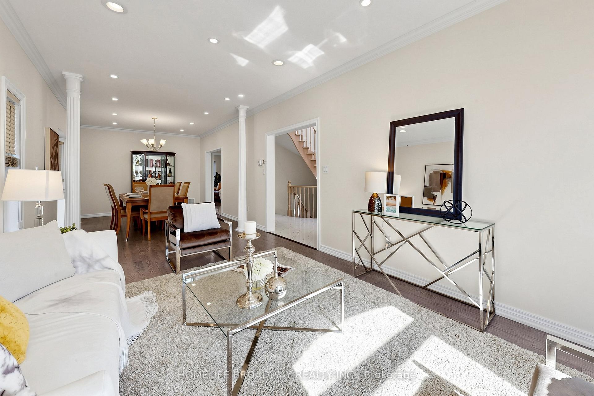 Photo 6 of 143 Village Gate Drive, Markham, Cachet — HOMEH