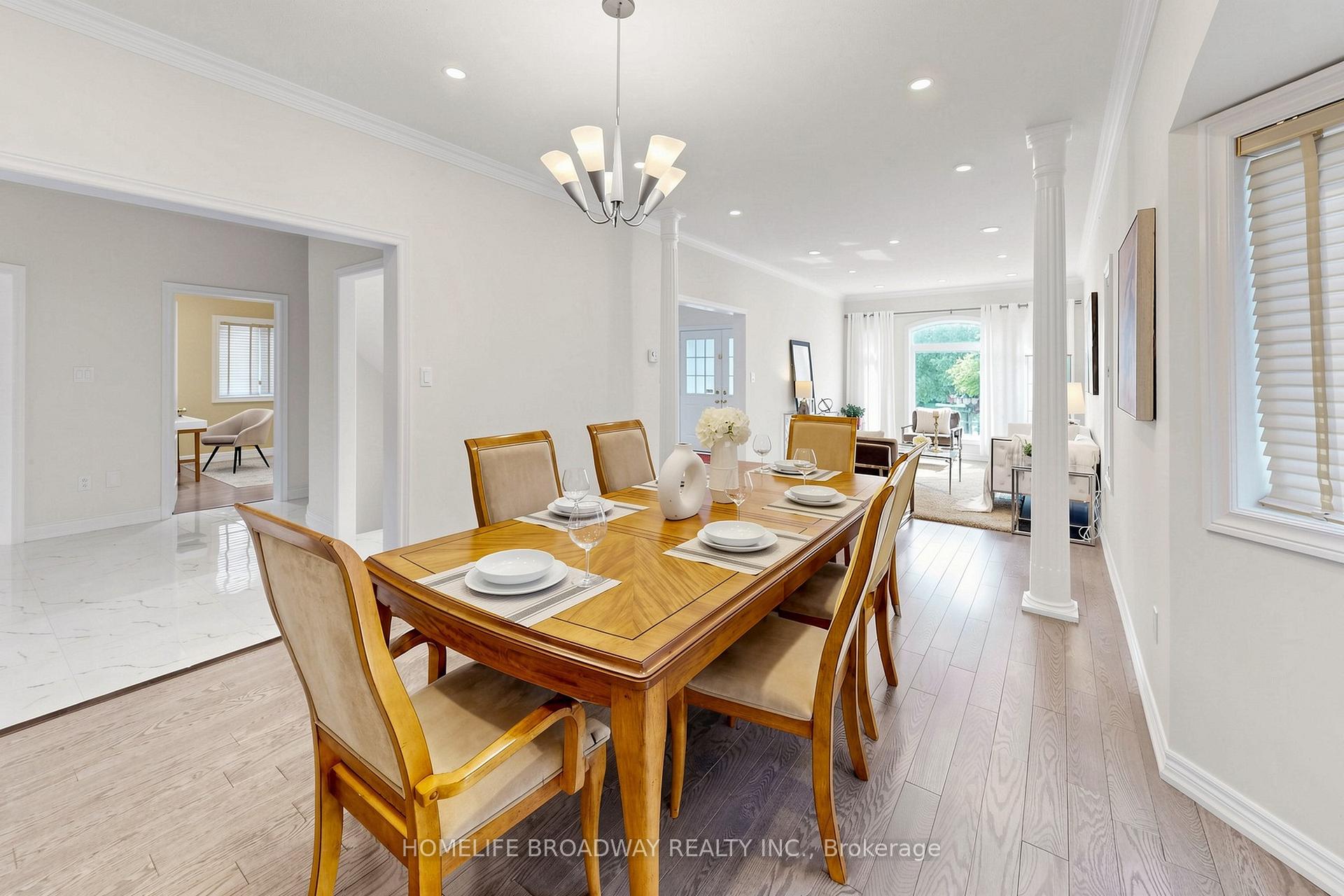 Photo 8 of 143 Village Gate Drive, Markham, Cachet — HOMEH