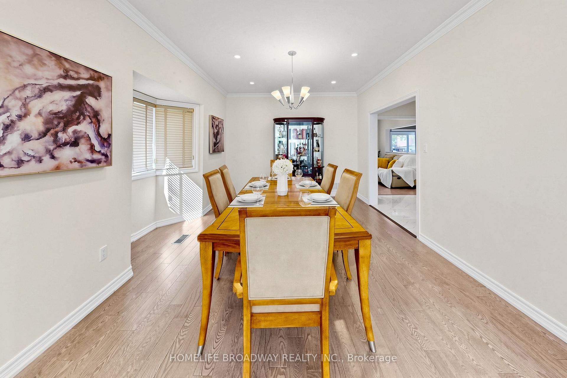 Photo 9 of 143 Village Gate Drive, Markham, Cachet — HOMEH