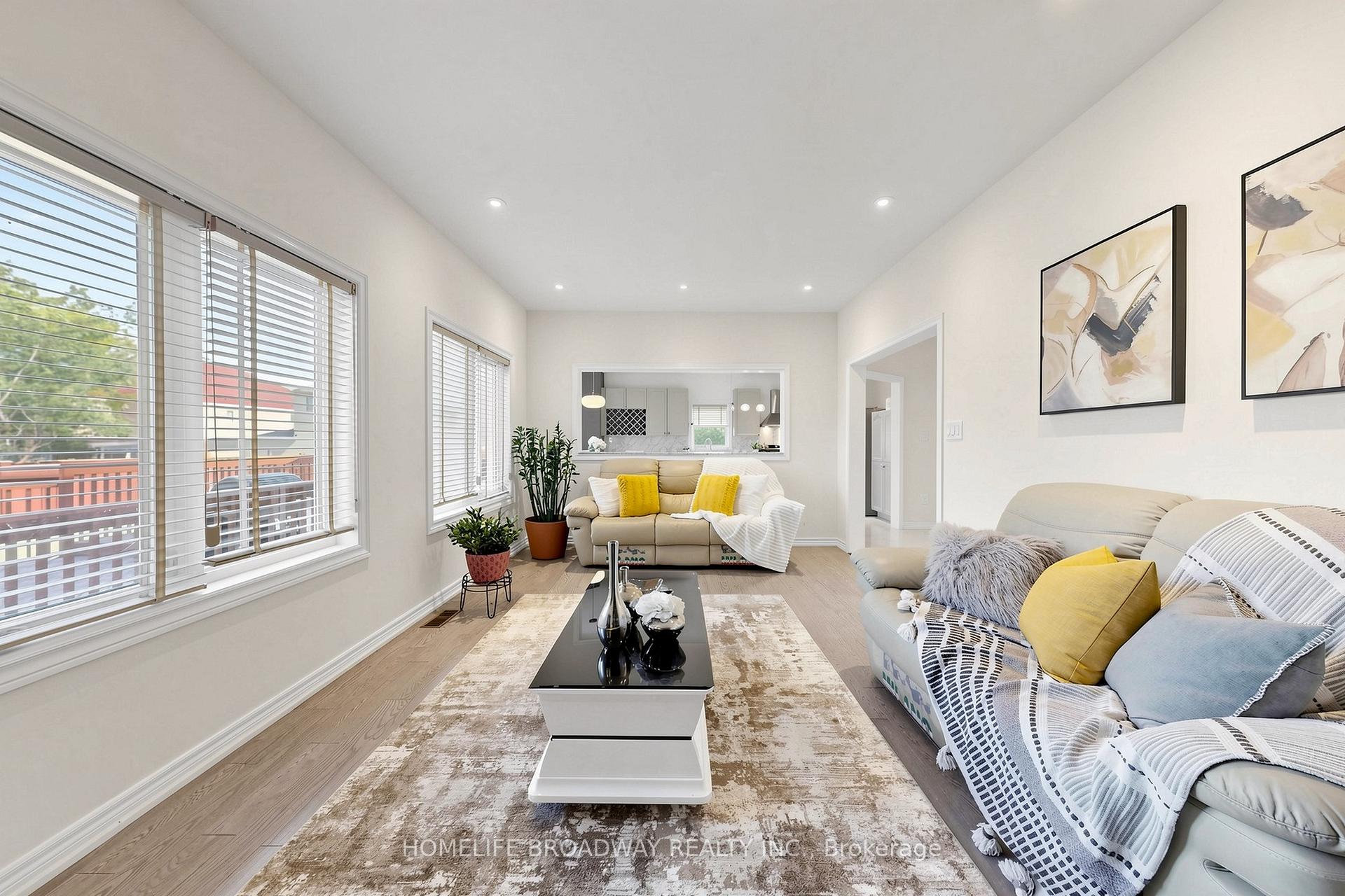 Photo 13 of 143 Village Gate Drive, Markham, Cachet — HOMEH