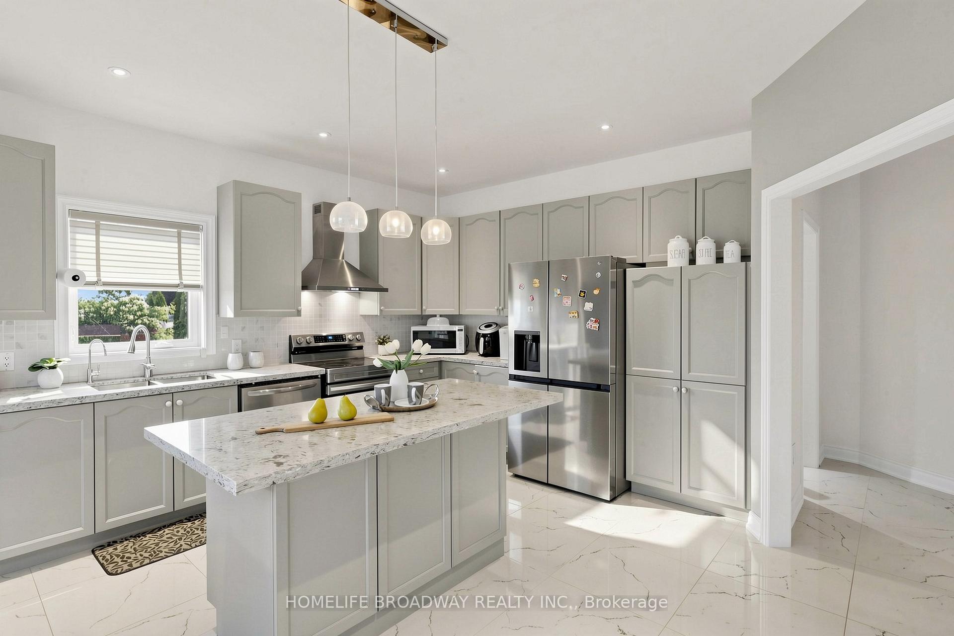 Photo 17 of 143 Village Gate Drive, Markham, Cachet — HOMEH