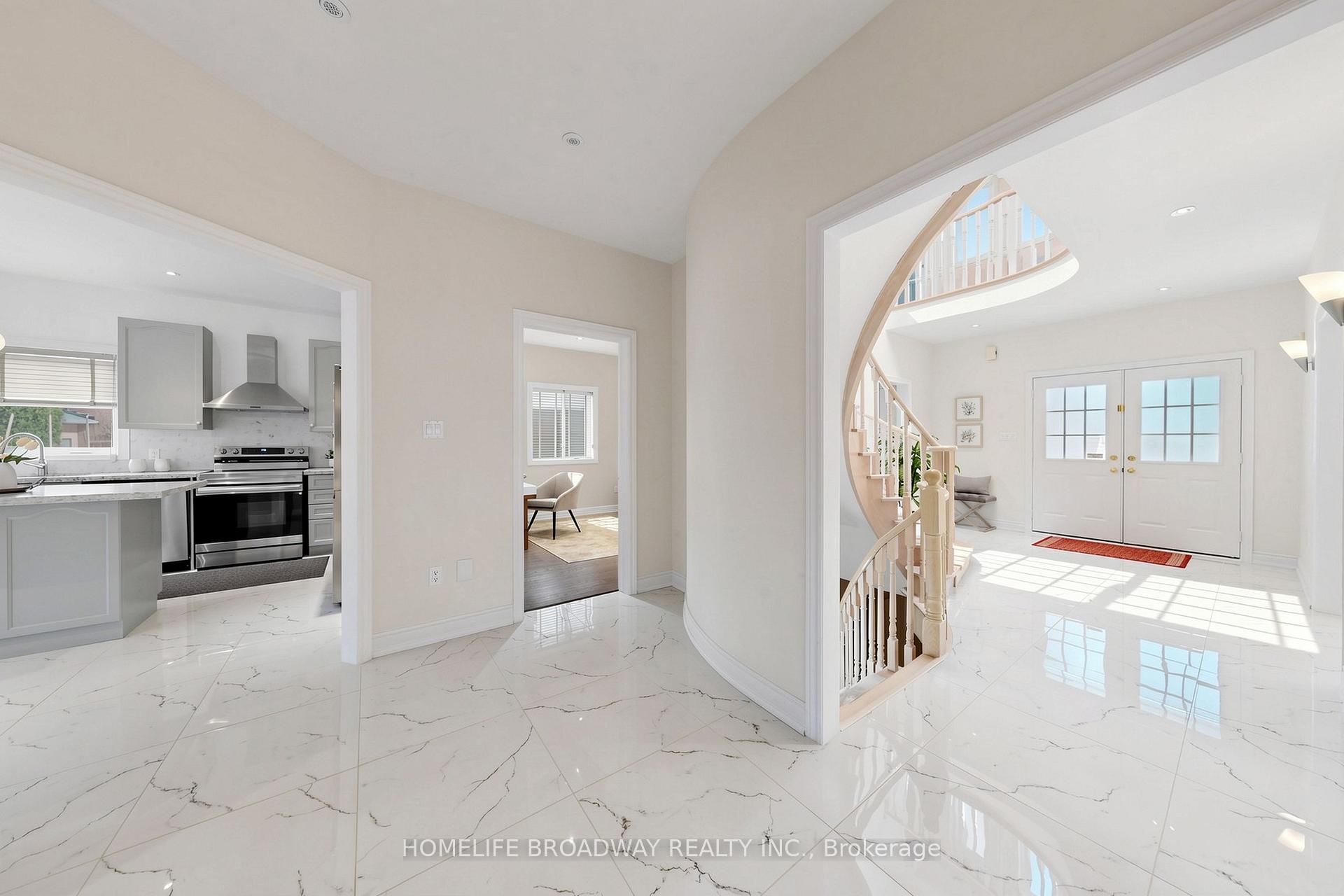 Photo 20 of 143 Village Gate Drive, Markham, Cachet — HOMEH
