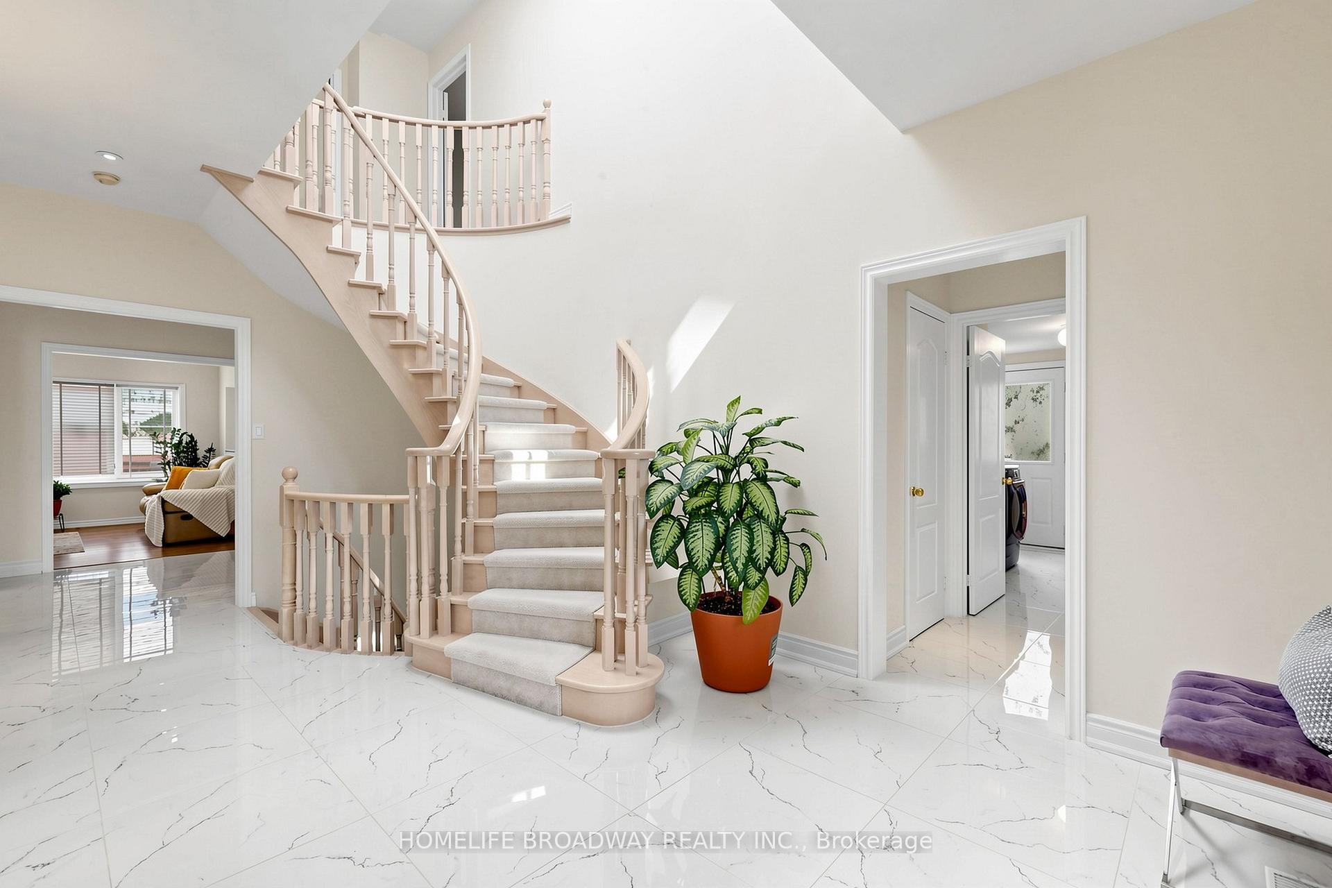 Photo 24 of 143 Village Gate Drive, Markham, Cachet — HOMEH