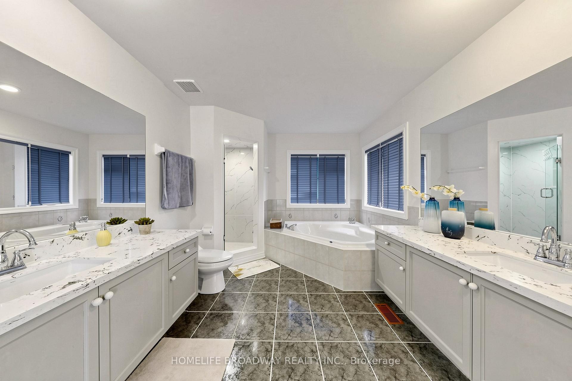 Photo 31 of 143 Village Gate Drive, Markham, Cachet — HOMEH