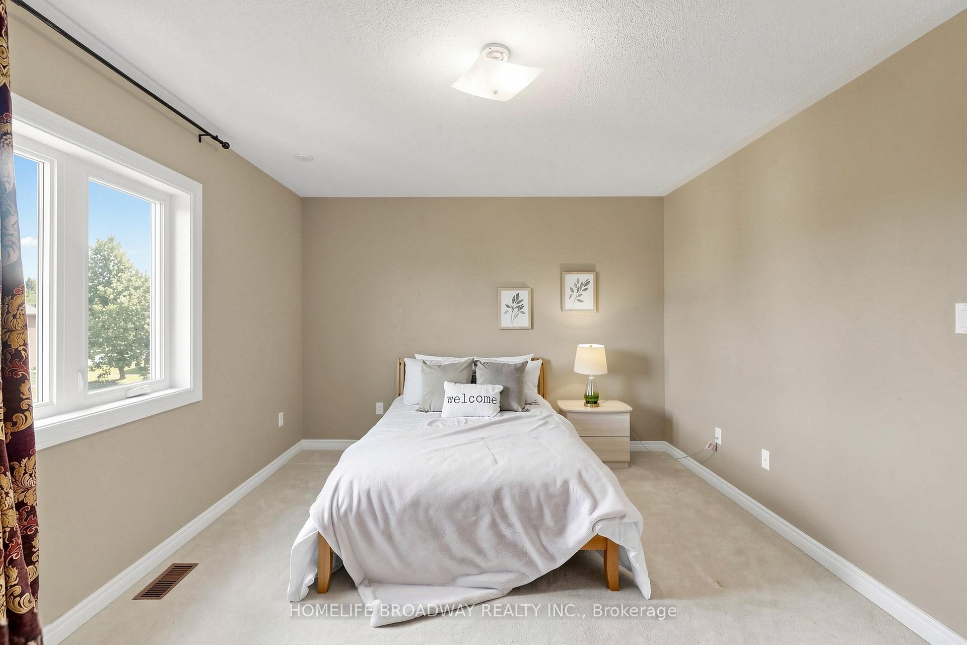 Photo 33 of 143 Village Gate Drive, Markham, Cachet — HOMEH