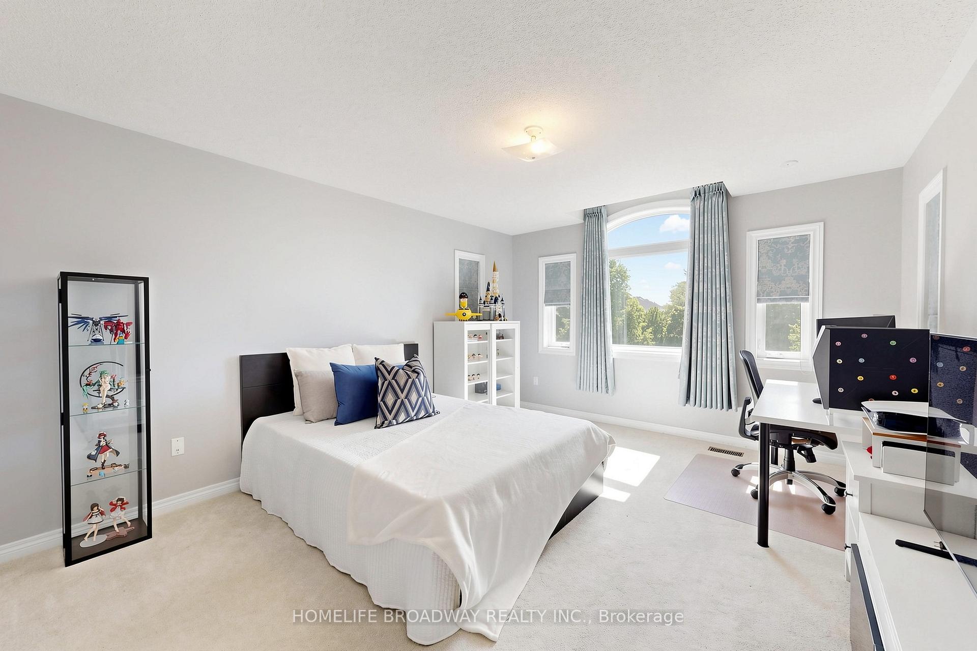 Photo 38 of 143 Village Gate Drive, Markham, Cachet — HOMEH