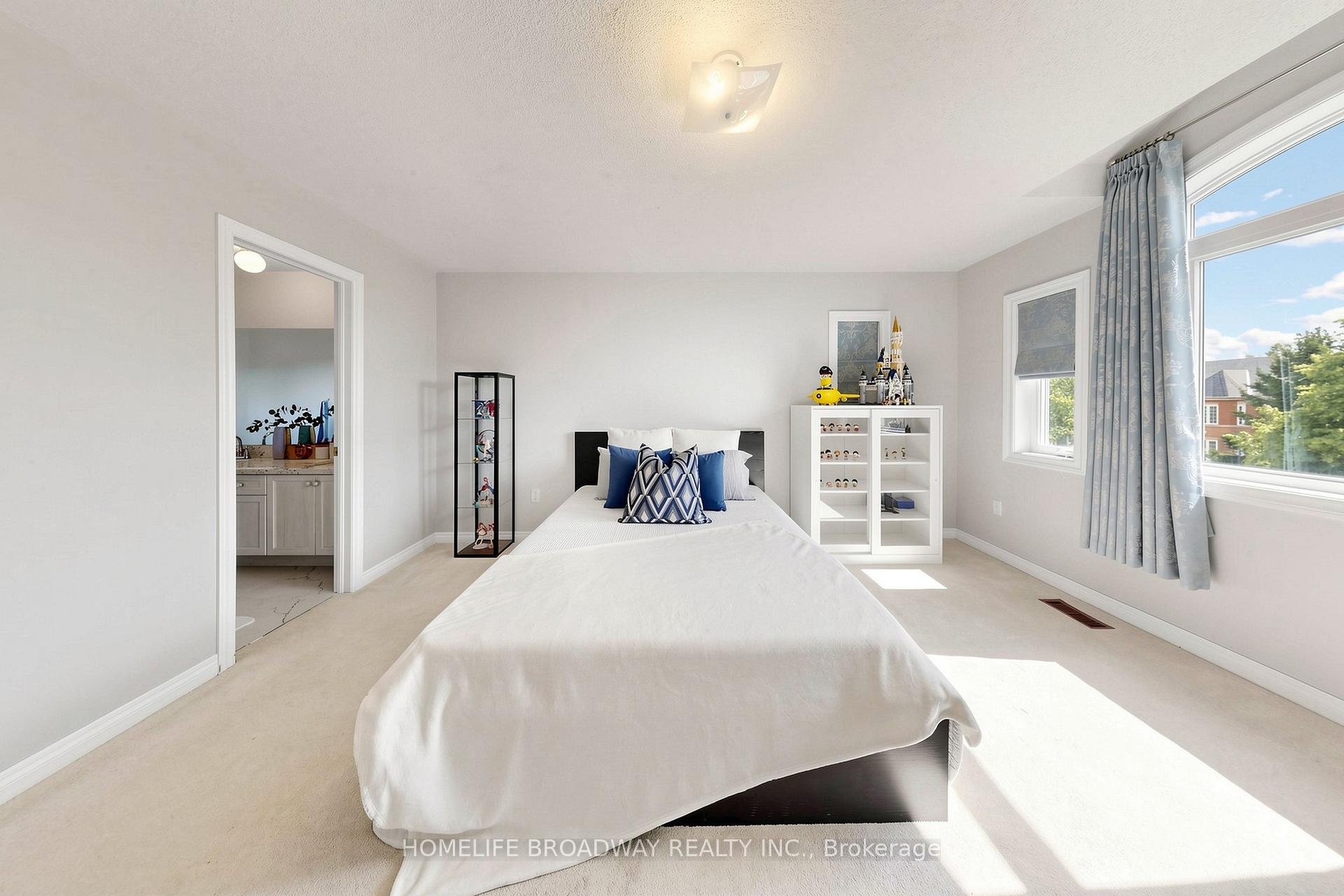 Photo 39 of 143 Village Gate Drive, Markham, Cachet — HOMEH