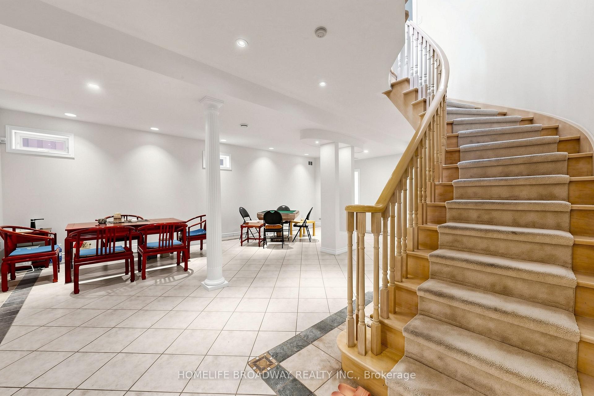 Photo 42 of 143 Village Gate Drive, Markham, Cachet — HOMEH