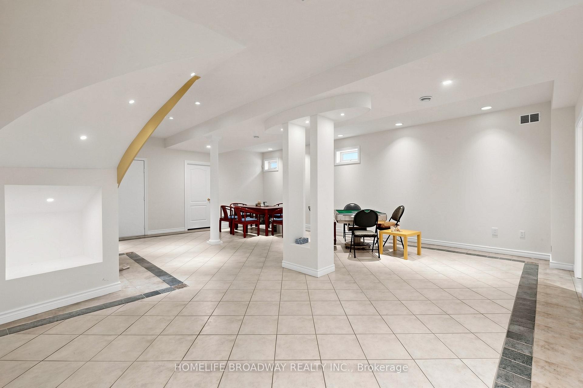 Photo 43 of 143 Village Gate Drive, Markham, Cachet — HOMEH