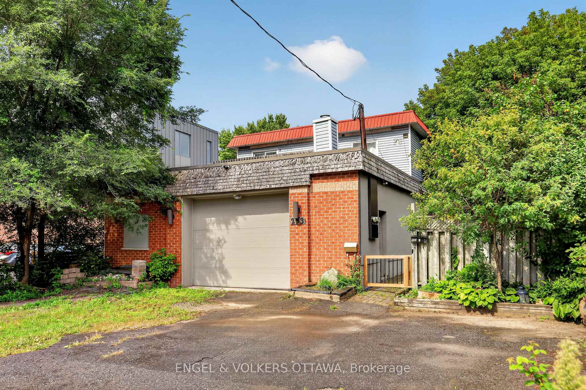 Photo of 253 Frechette Street