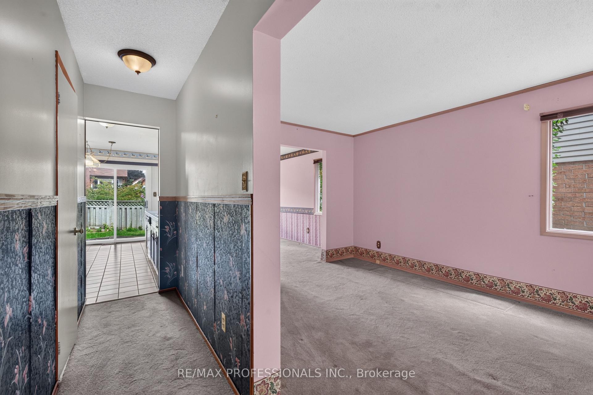 Photo 5 of 1001 Redbird Crescent, Pickering, Liverpool — HOMEH