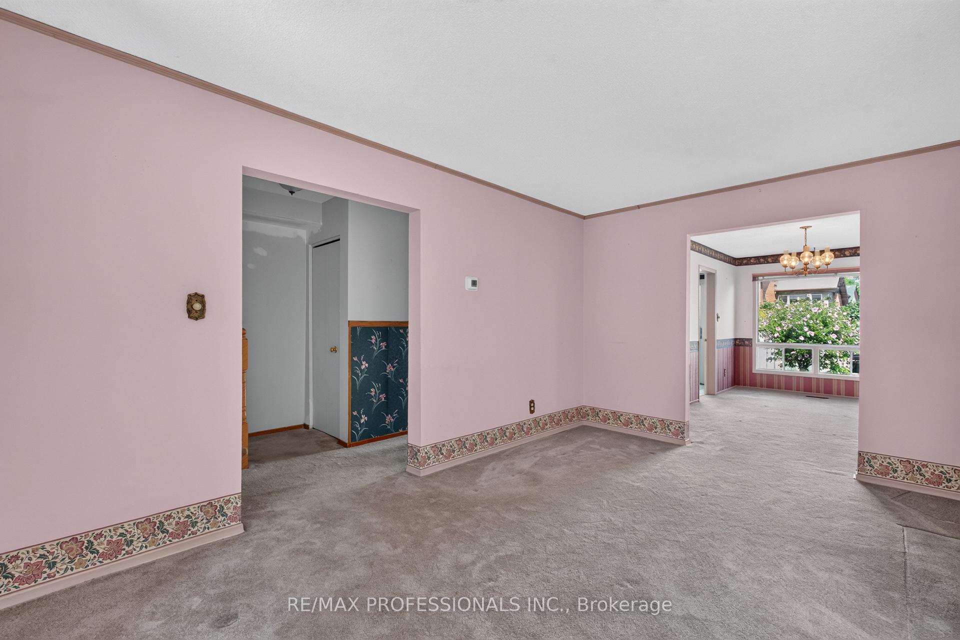Photo 7 of 1001 Redbird Crescent, Pickering, Liverpool — HOMEH