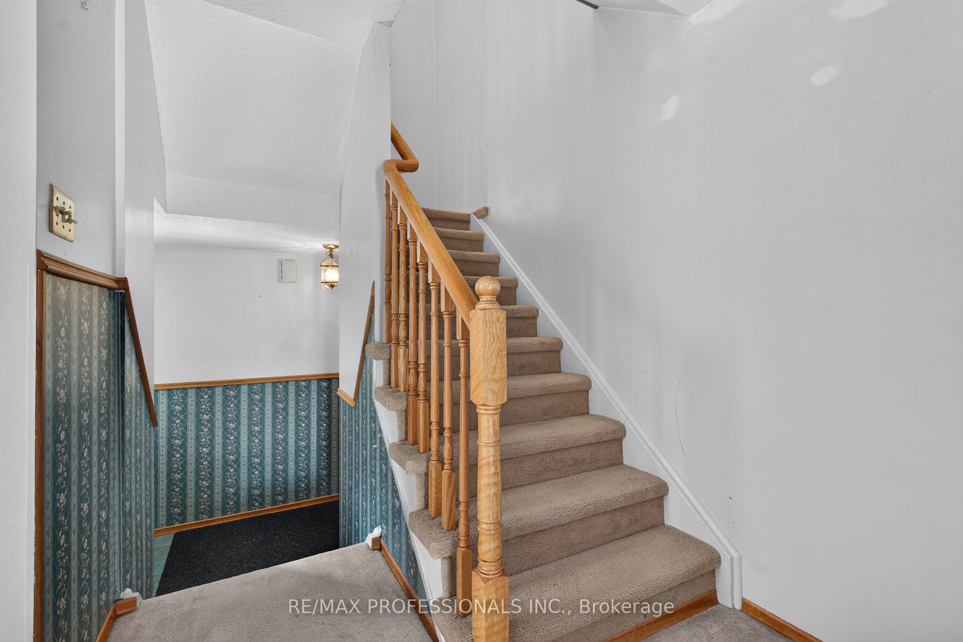 Photo 18 of 1001 Redbird Crescent, Pickering, Liverpool — HOMEH