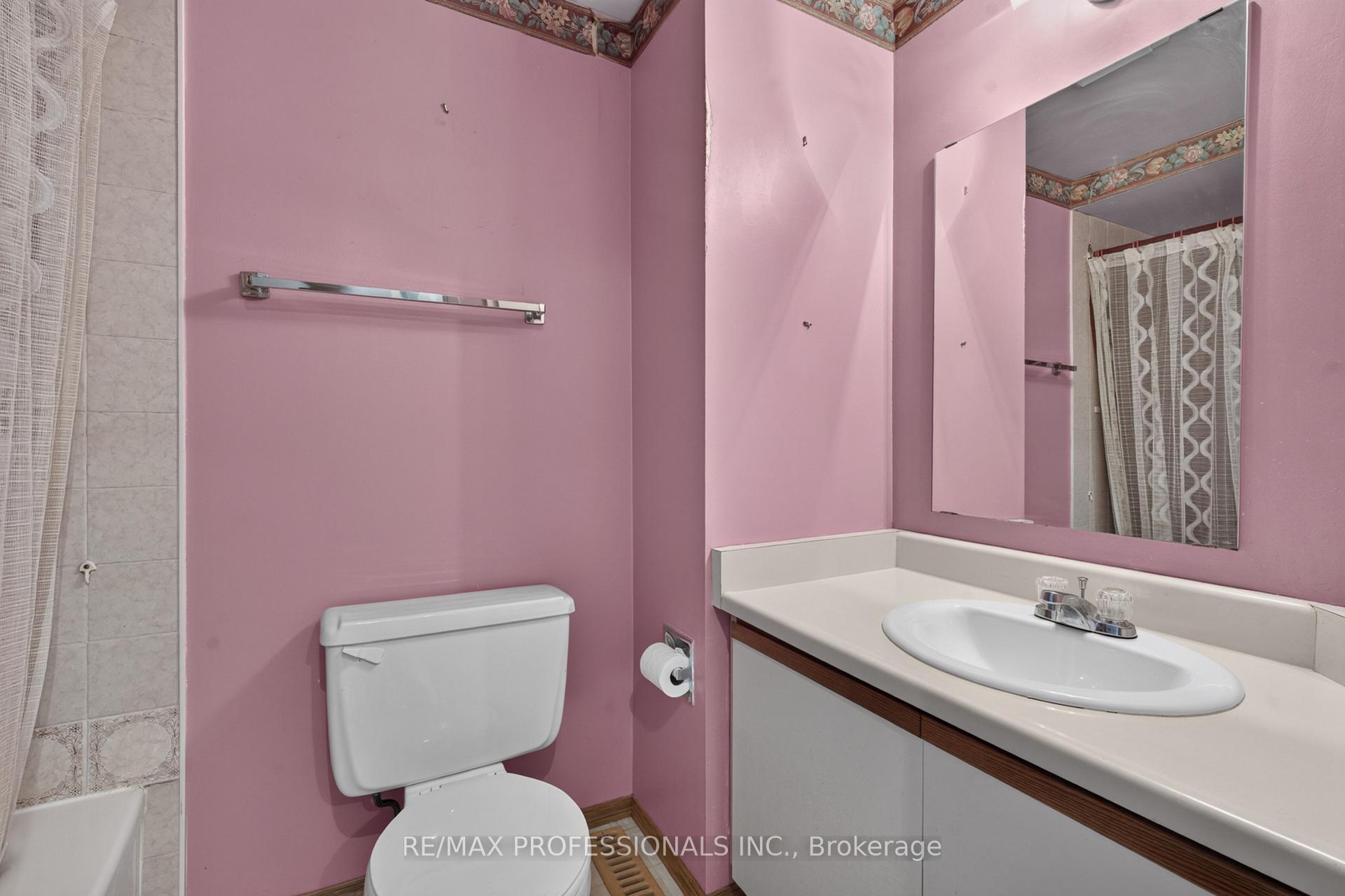 Photo 28 of 1001 Redbird Crescent, Pickering, Liverpool — HOMEH